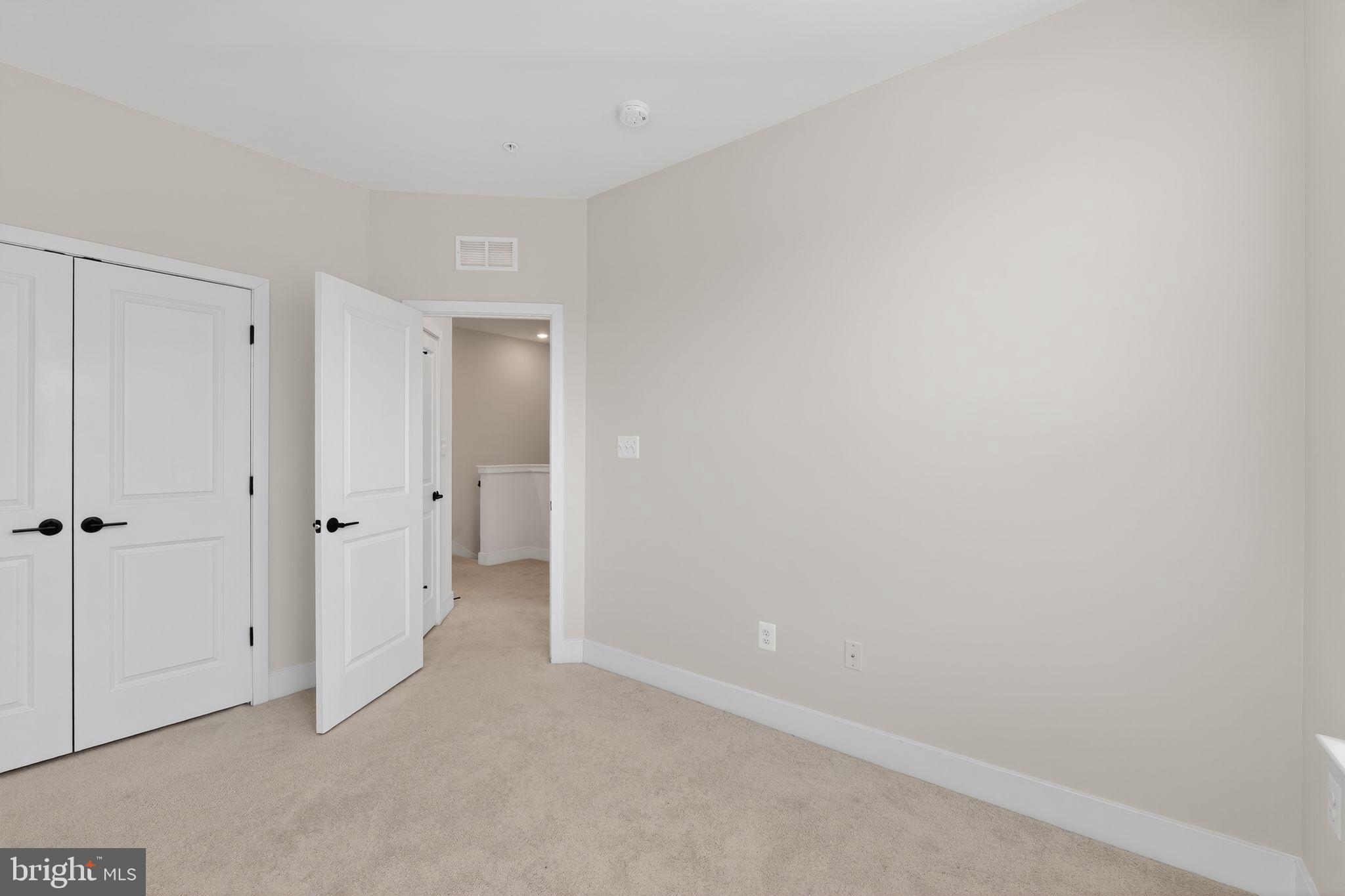 MEDFIELD - Residential