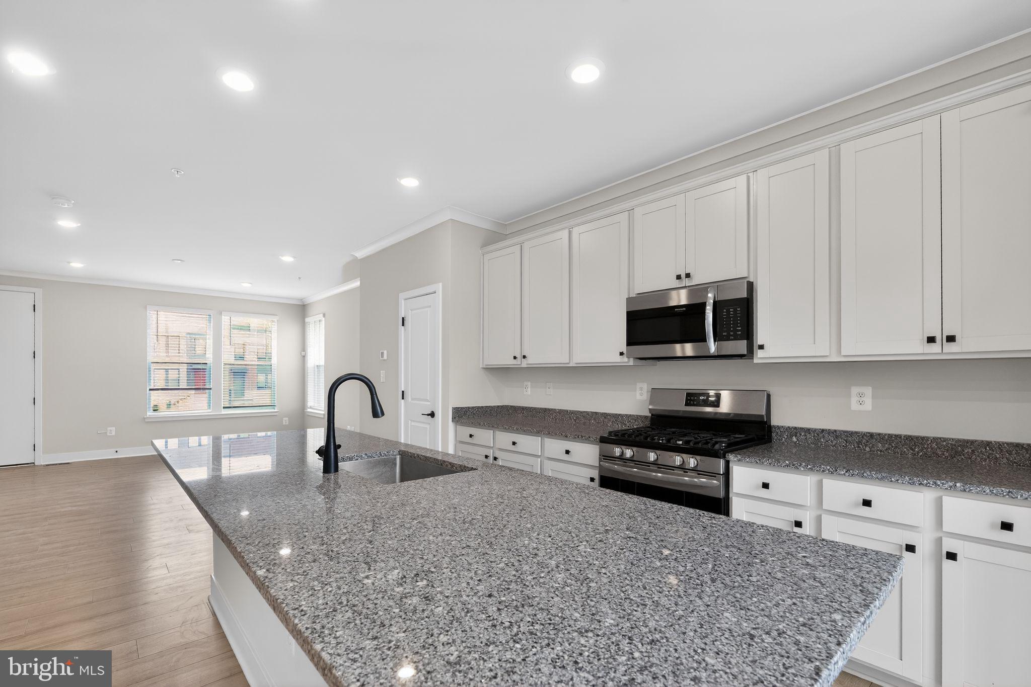 MEDFIELD - Residential