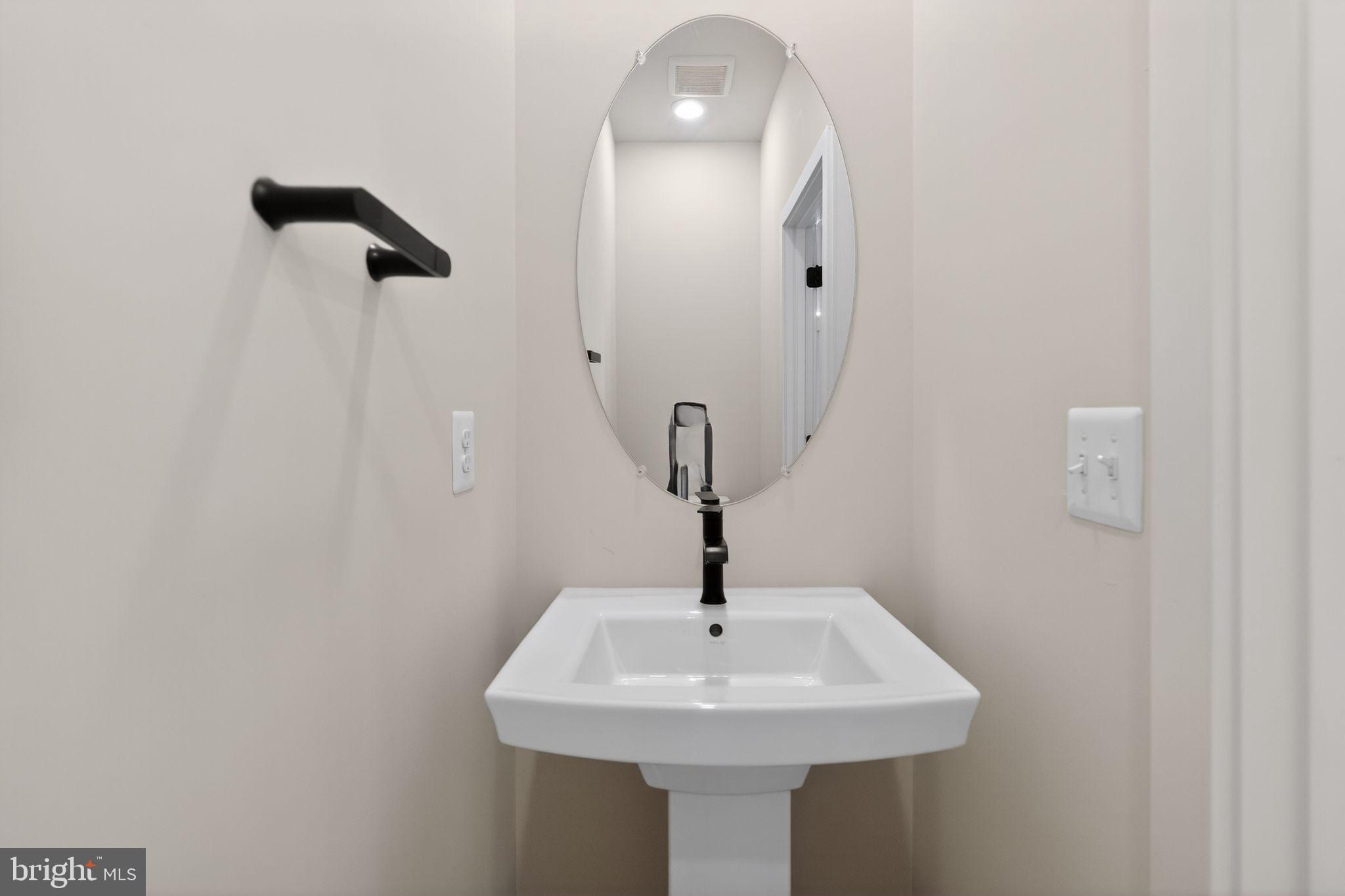 MEDFIELD - Residential