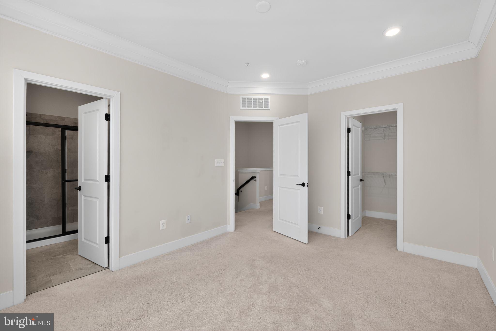 MEDFIELD - Residential