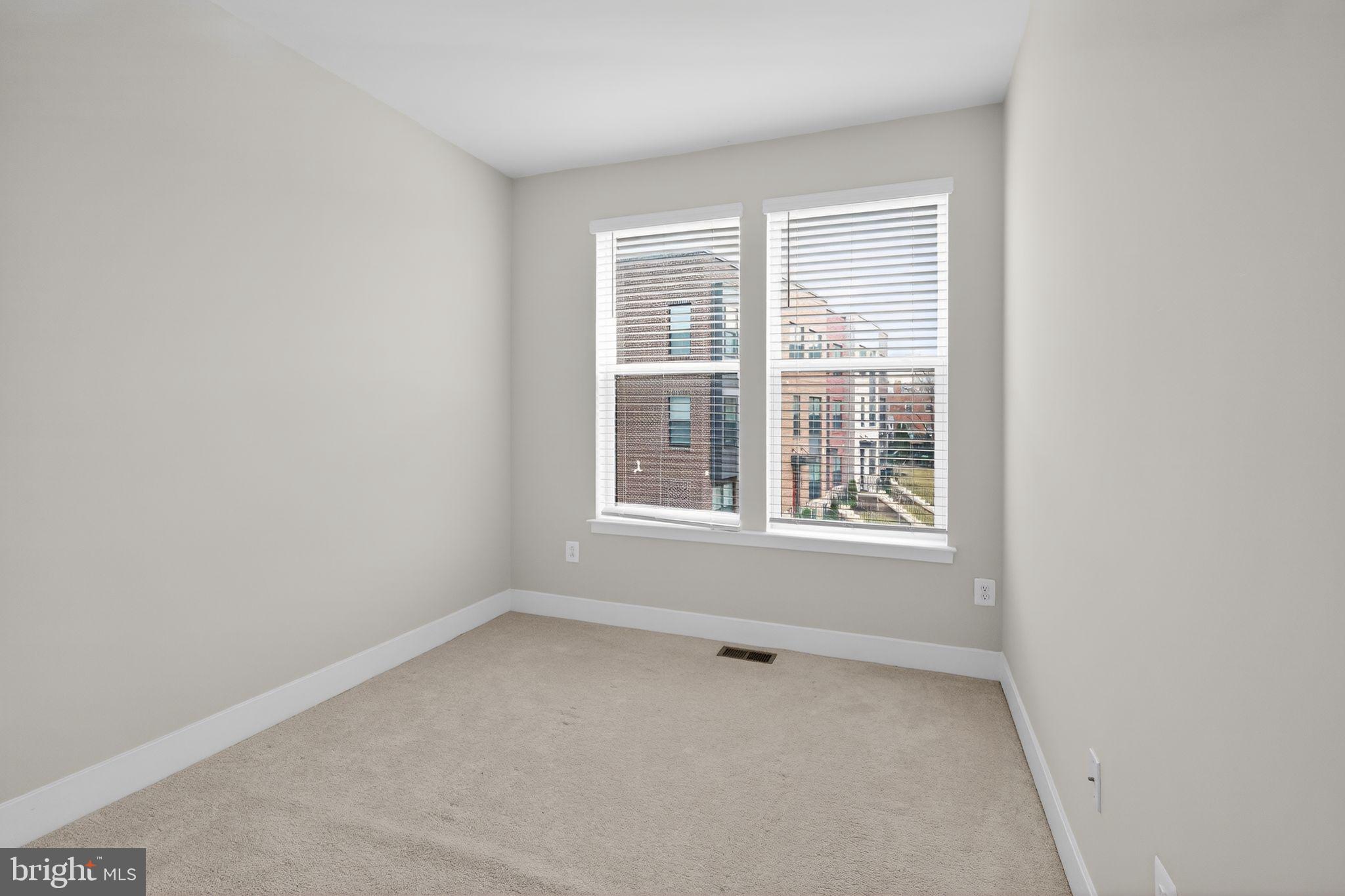 MEDFIELD - Residential