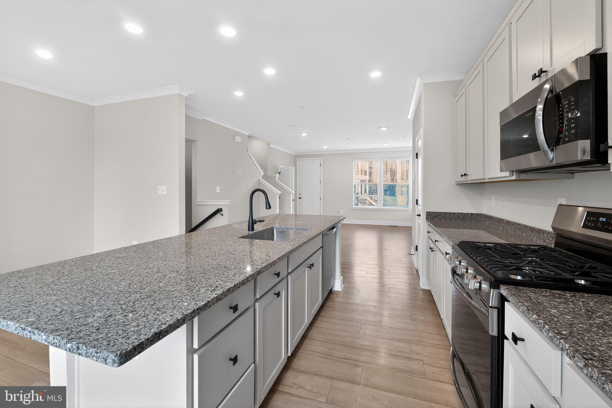 MEDFIELD - Residential