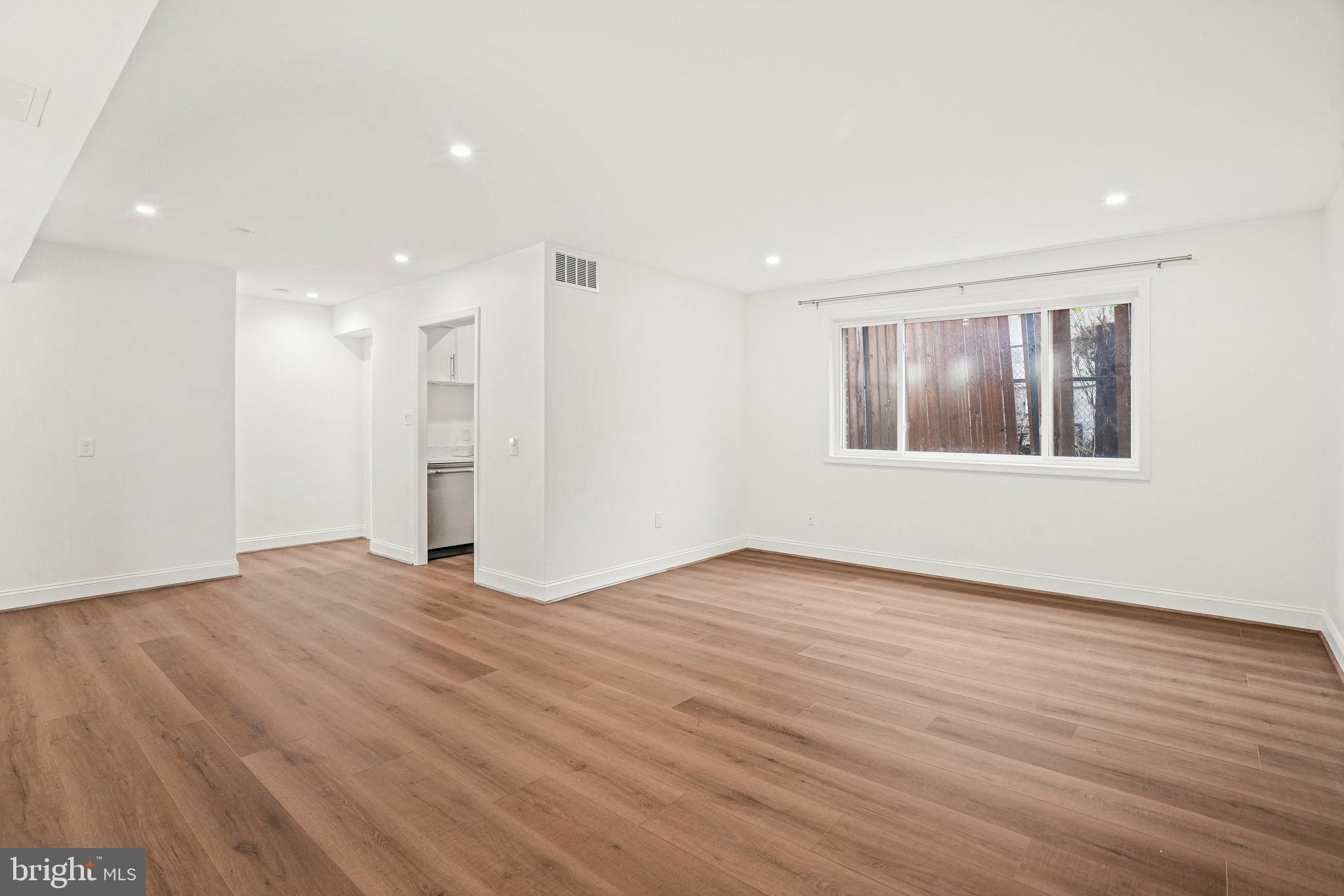 PARK PLACE CONDOMINIUMS - Residential Lease