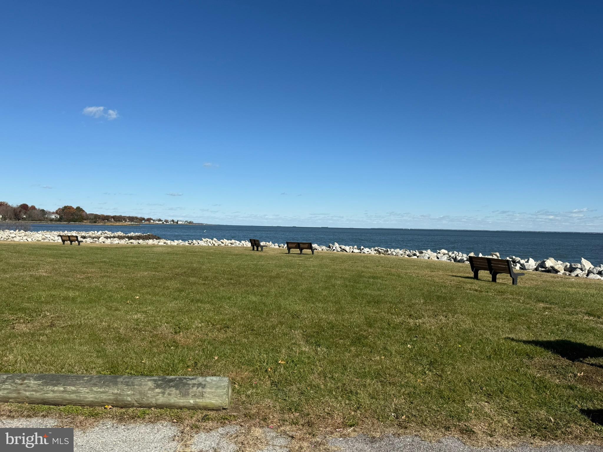 COLUMBIA BEACH - Residential