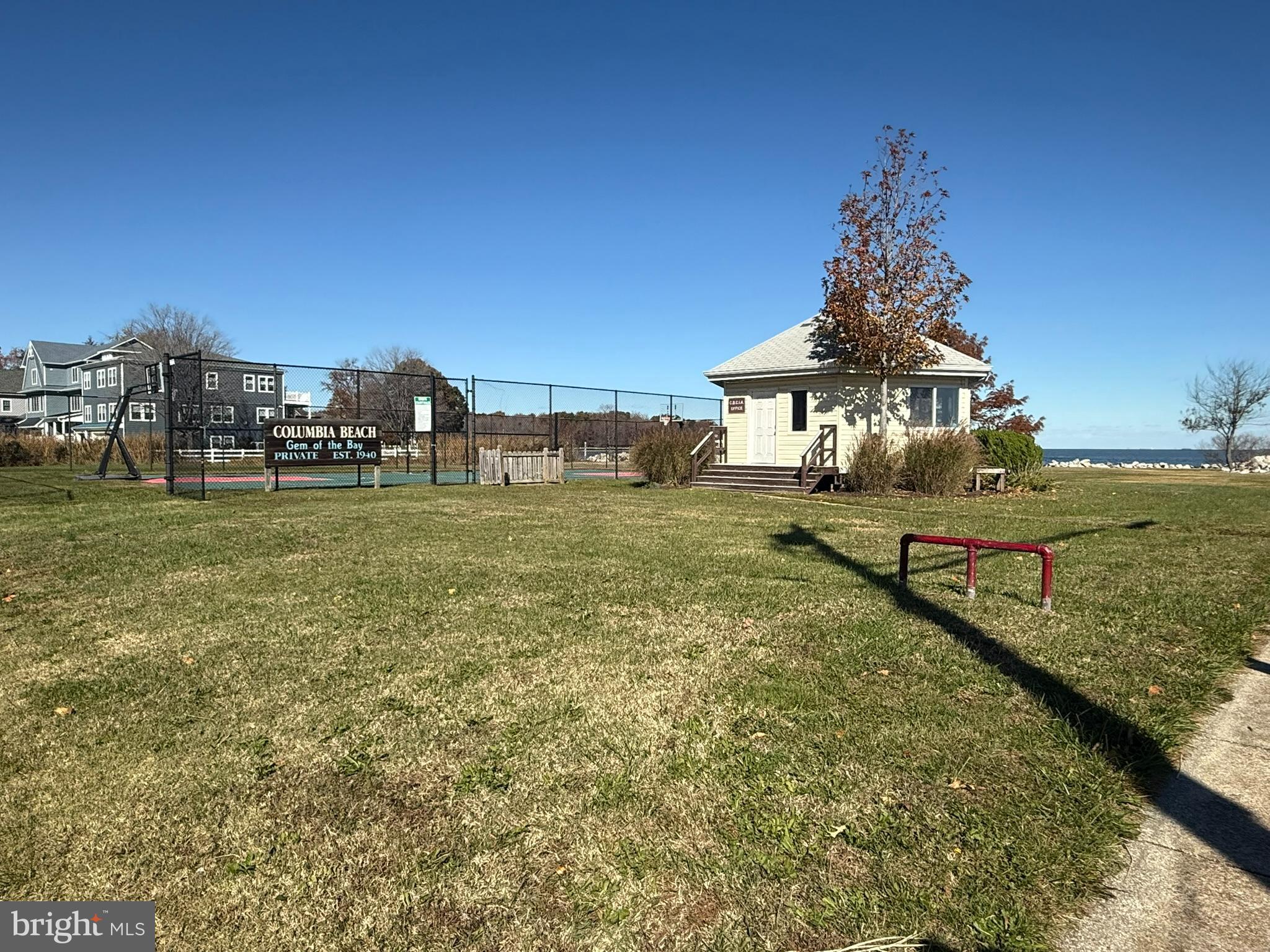 COLUMBIA BEACH - Residential