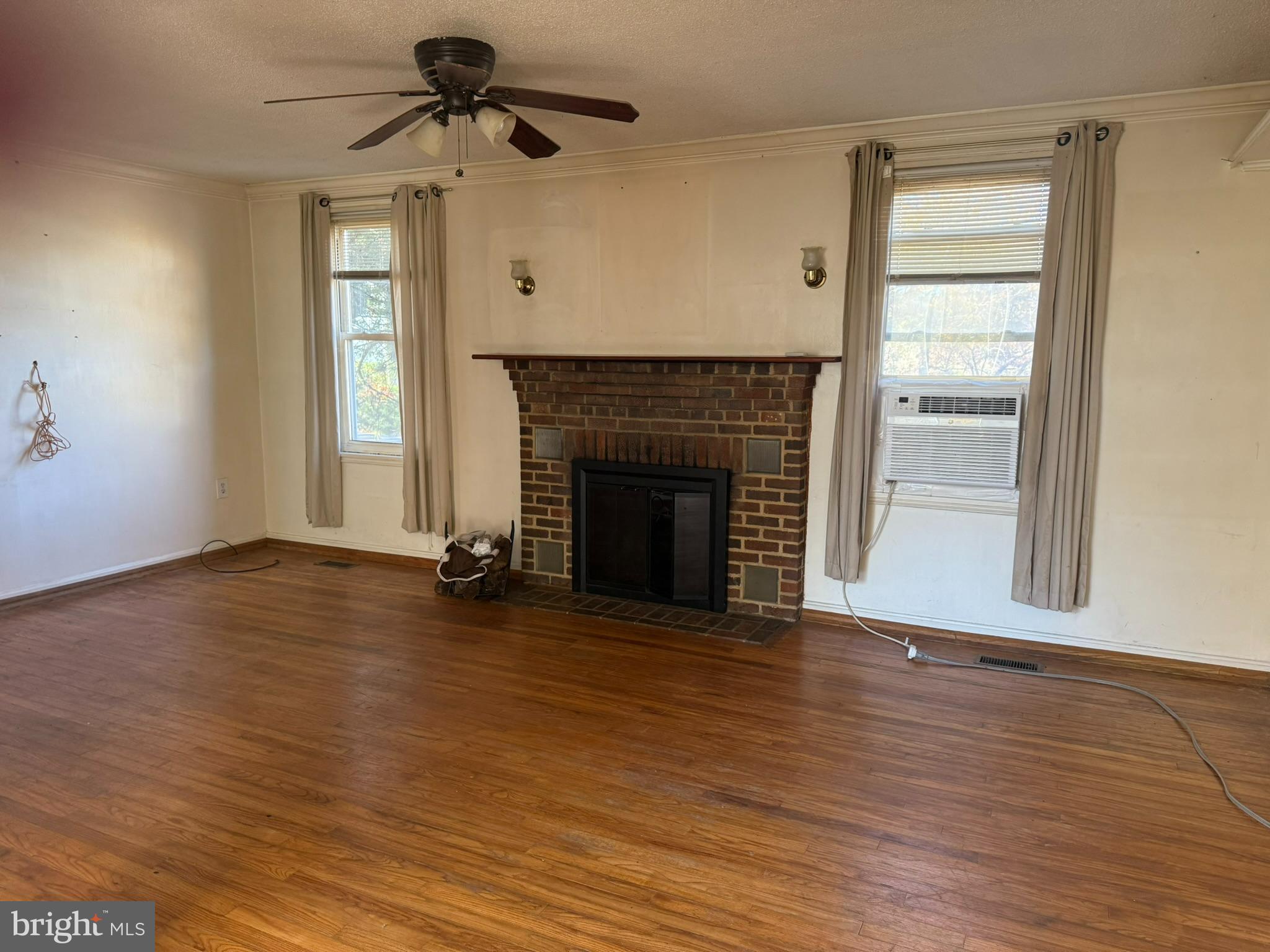 COLUMBIA BEACH - Residential