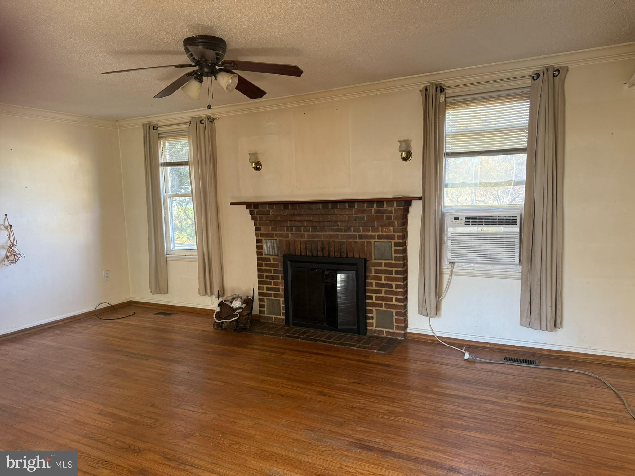 COLUMBIA BEACH - Residential