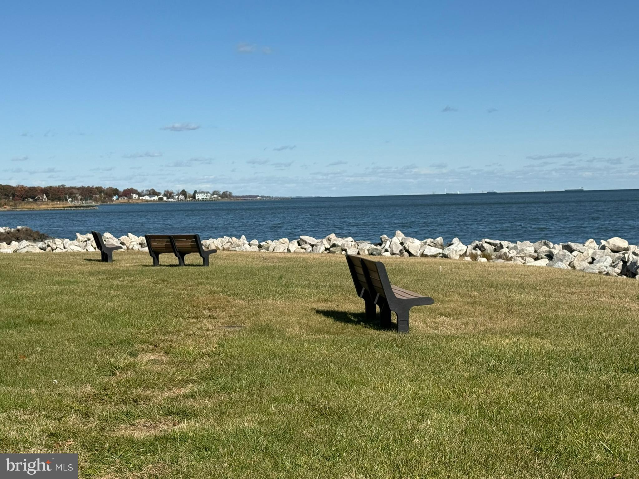 COLUMBIA BEACH - Residential