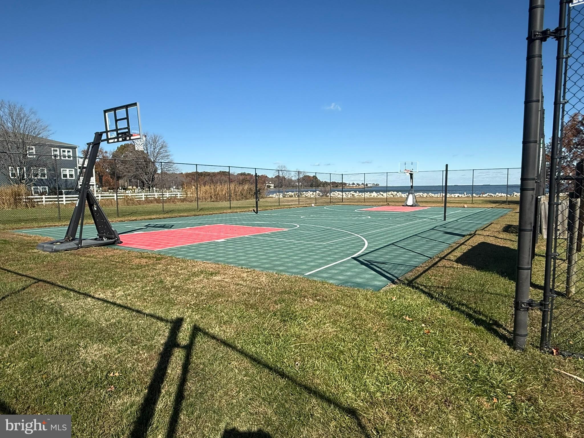 COLUMBIA BEACH - Residential