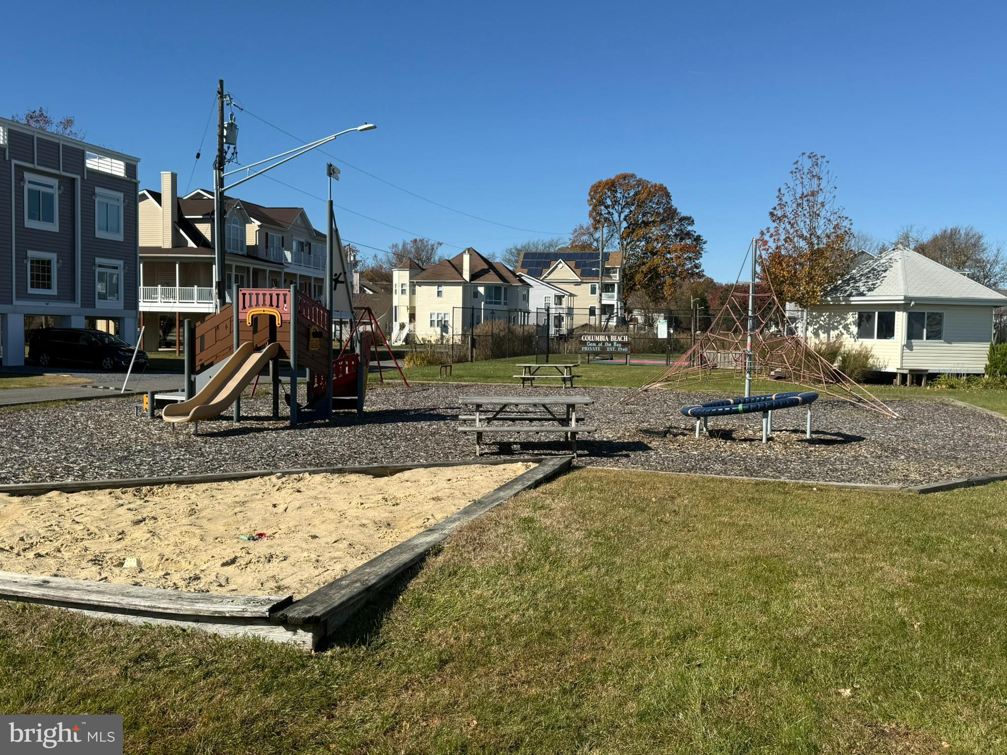 COLUMBIA BEACH - Residential