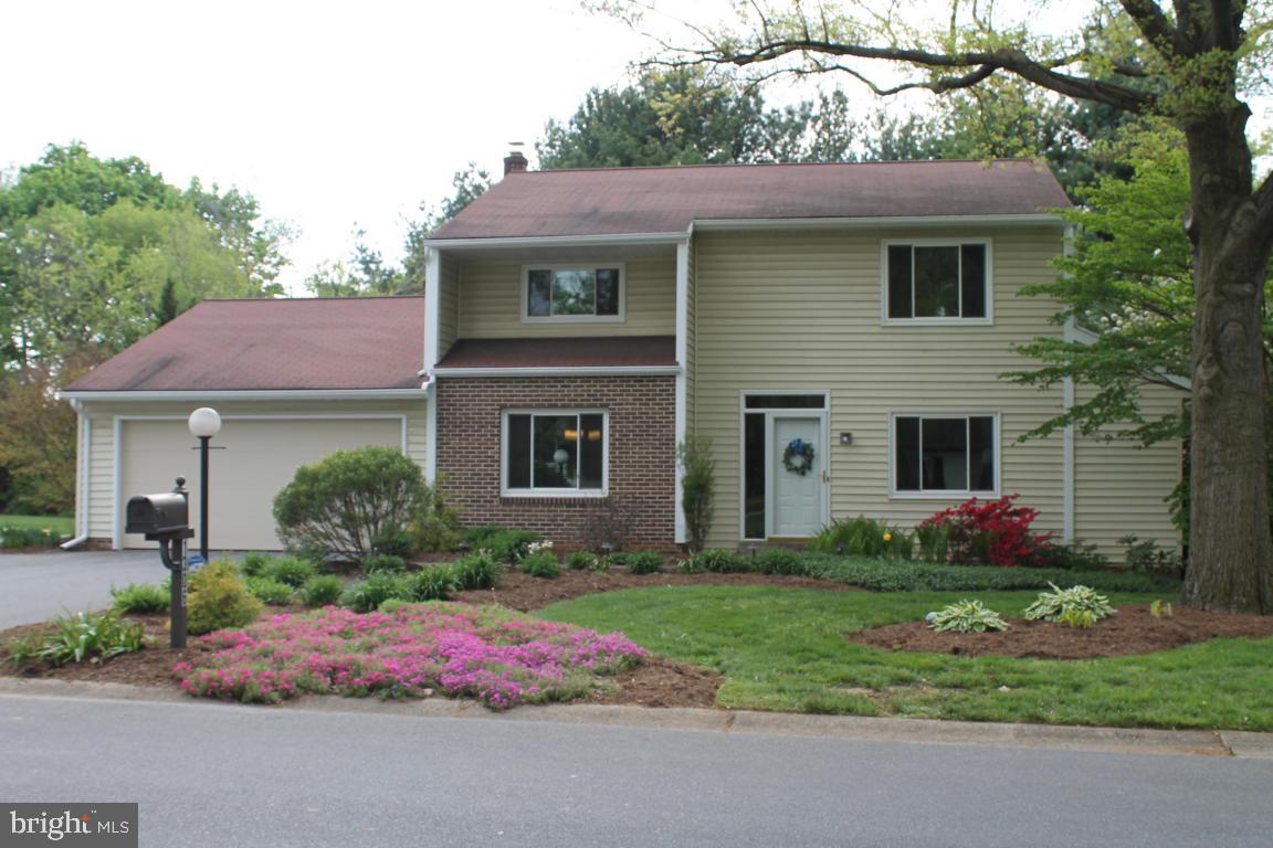 COUNTRY CLUB ESTATES - Residential