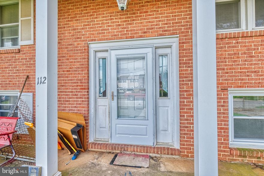 Amazing Value Alert!Amazing Value Alert!   This home does qualify for all loan products.  New HVAC installed 2021.  This property is move in ready while allowing you the canvas to make the changes you would like.  All major systems are functioning.  You must visit this property to become a believer.  Set up an appointment today.