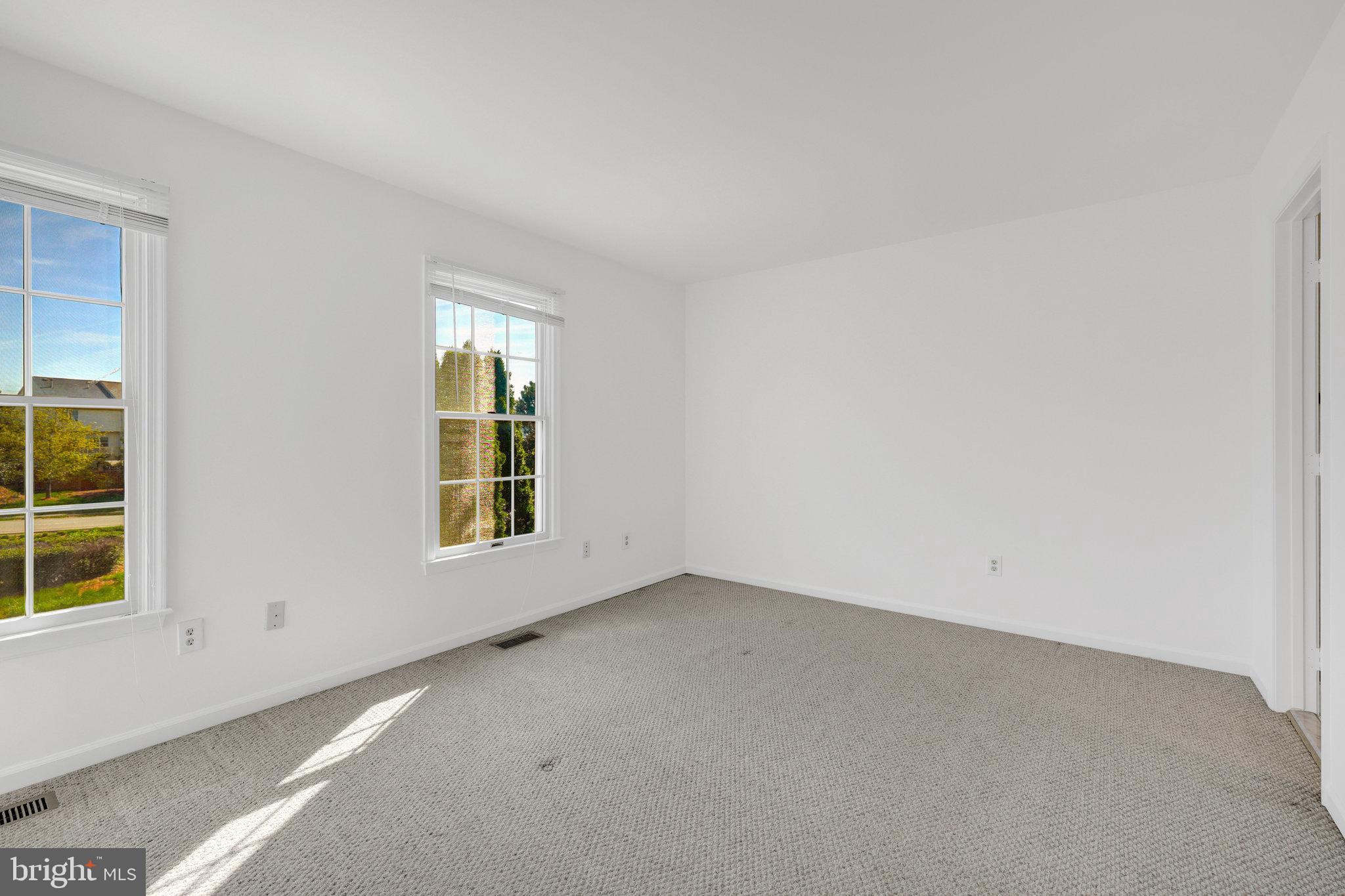 ASHBURN VILLAGE - Residential