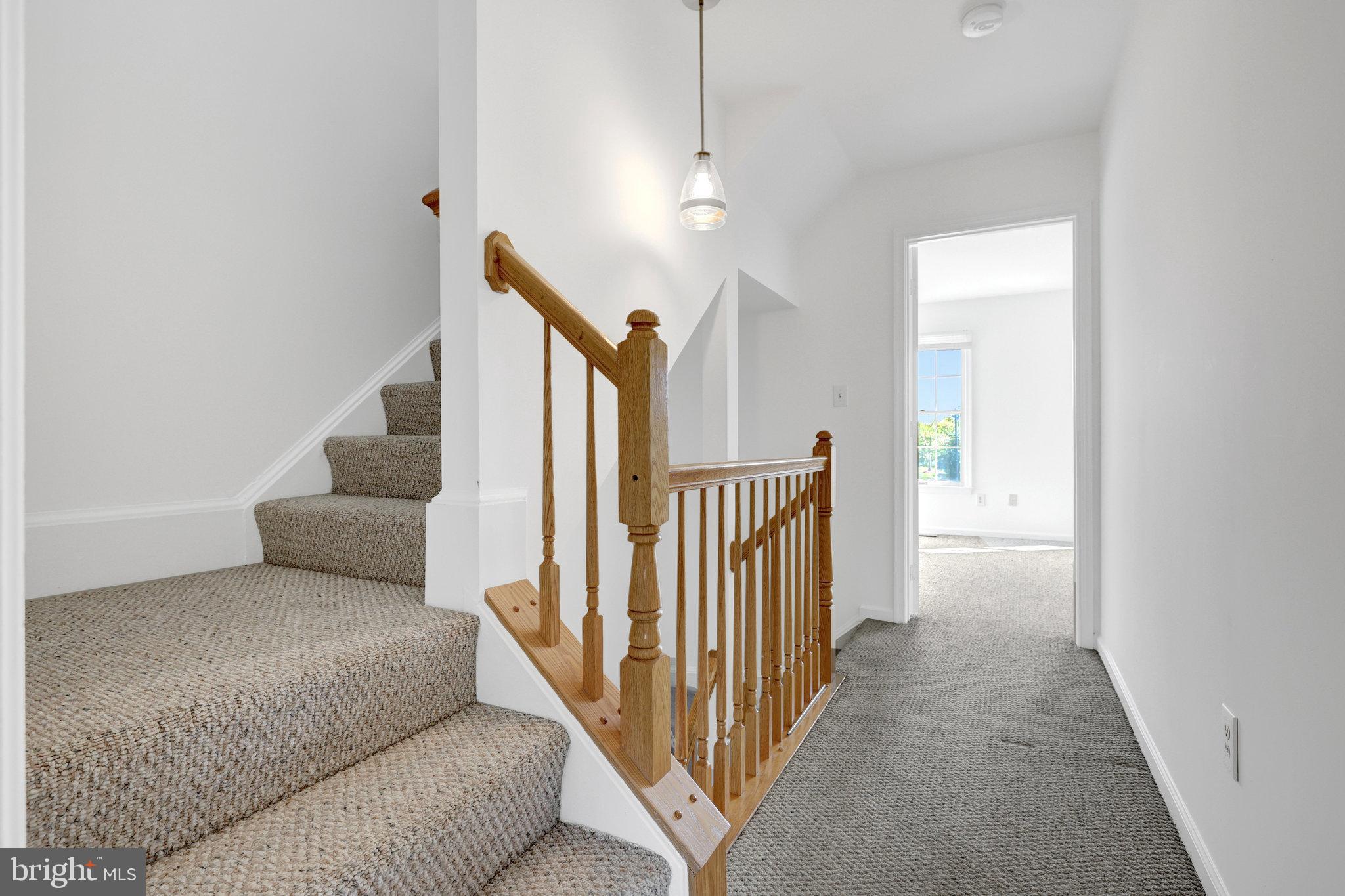 ASHBURN VILLAGE - Residential