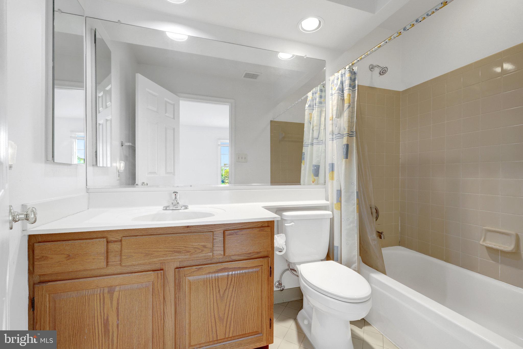 ASHBURN VILLAGE - Residential