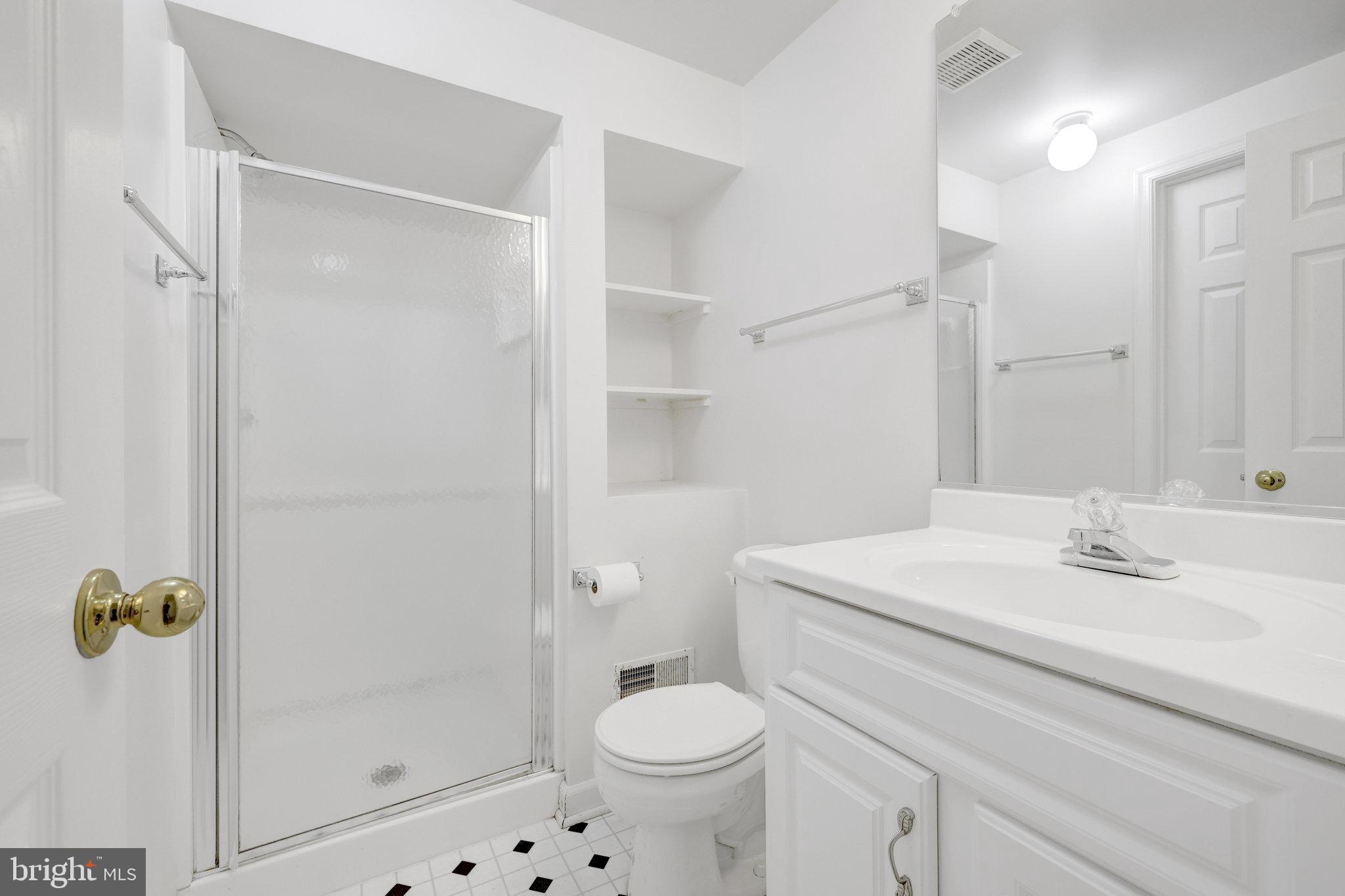 ASHBURN VILLAGE - Residential