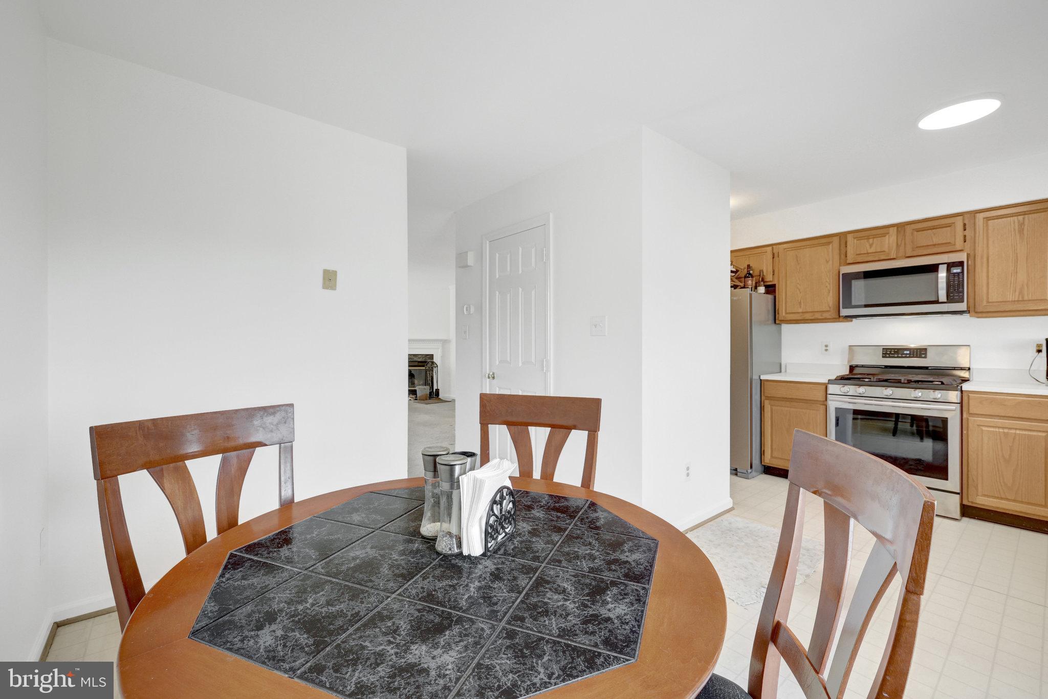 ASHBURN VILLAGE - Residential