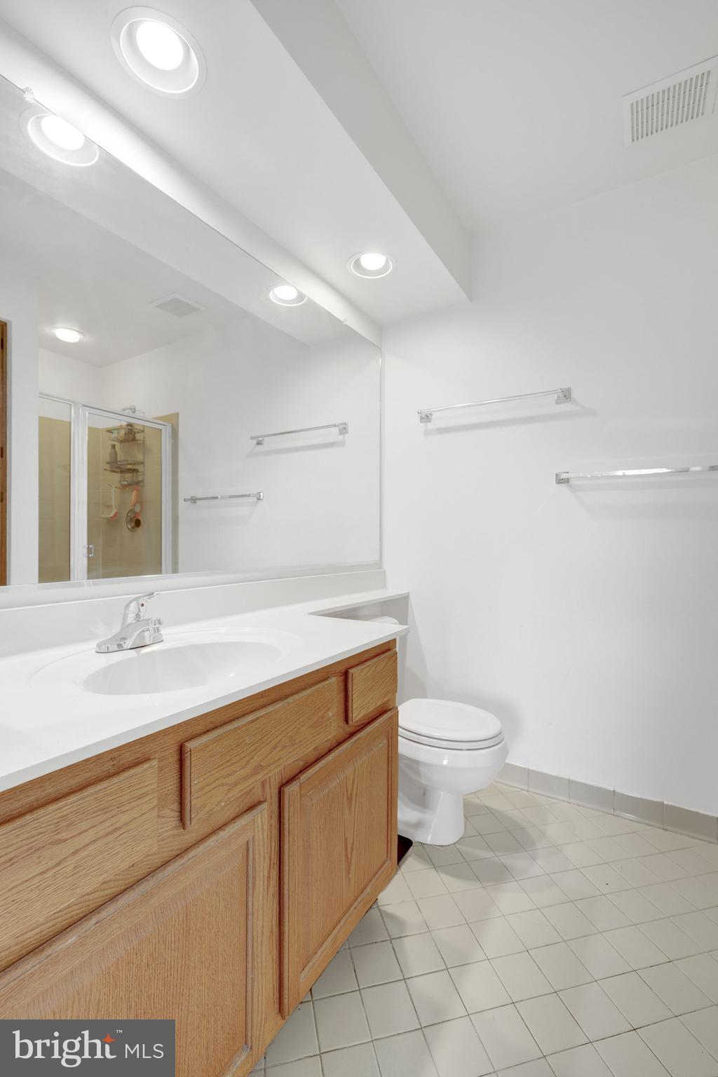 ASHBURN VILLAGE - Residential