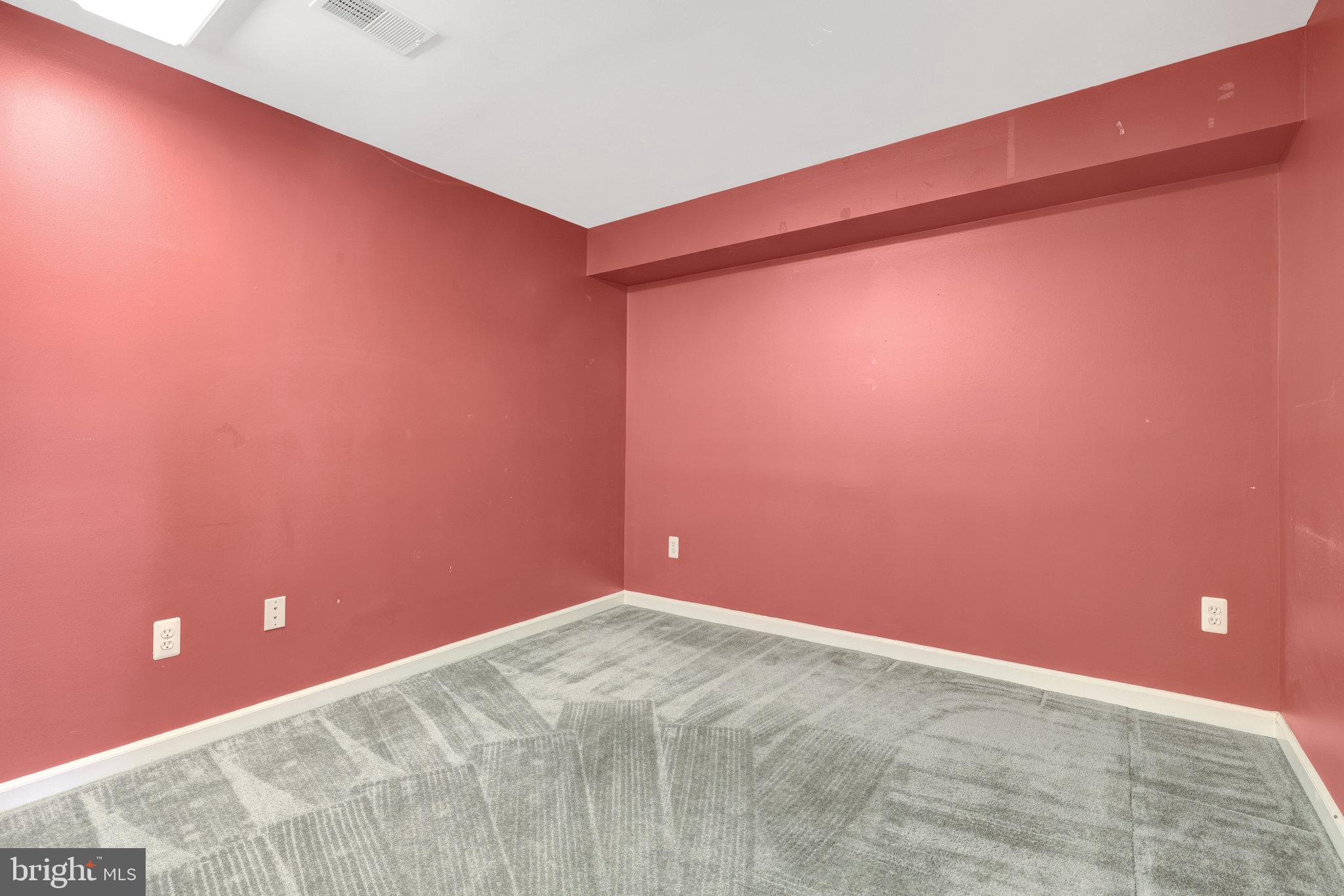 ASHBURN VILLAGE - Residential