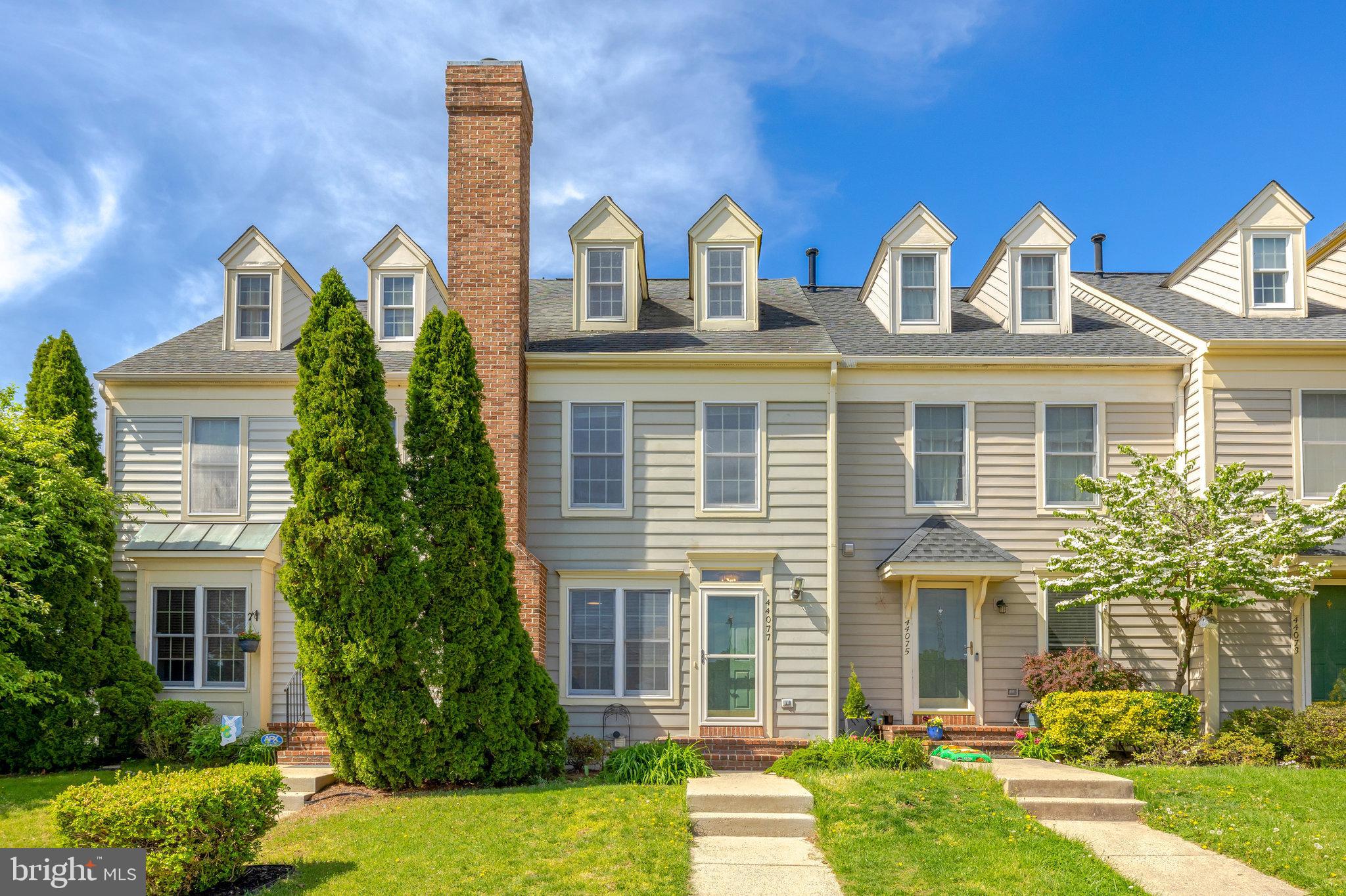 ASHBURN VILLAGE - Residential