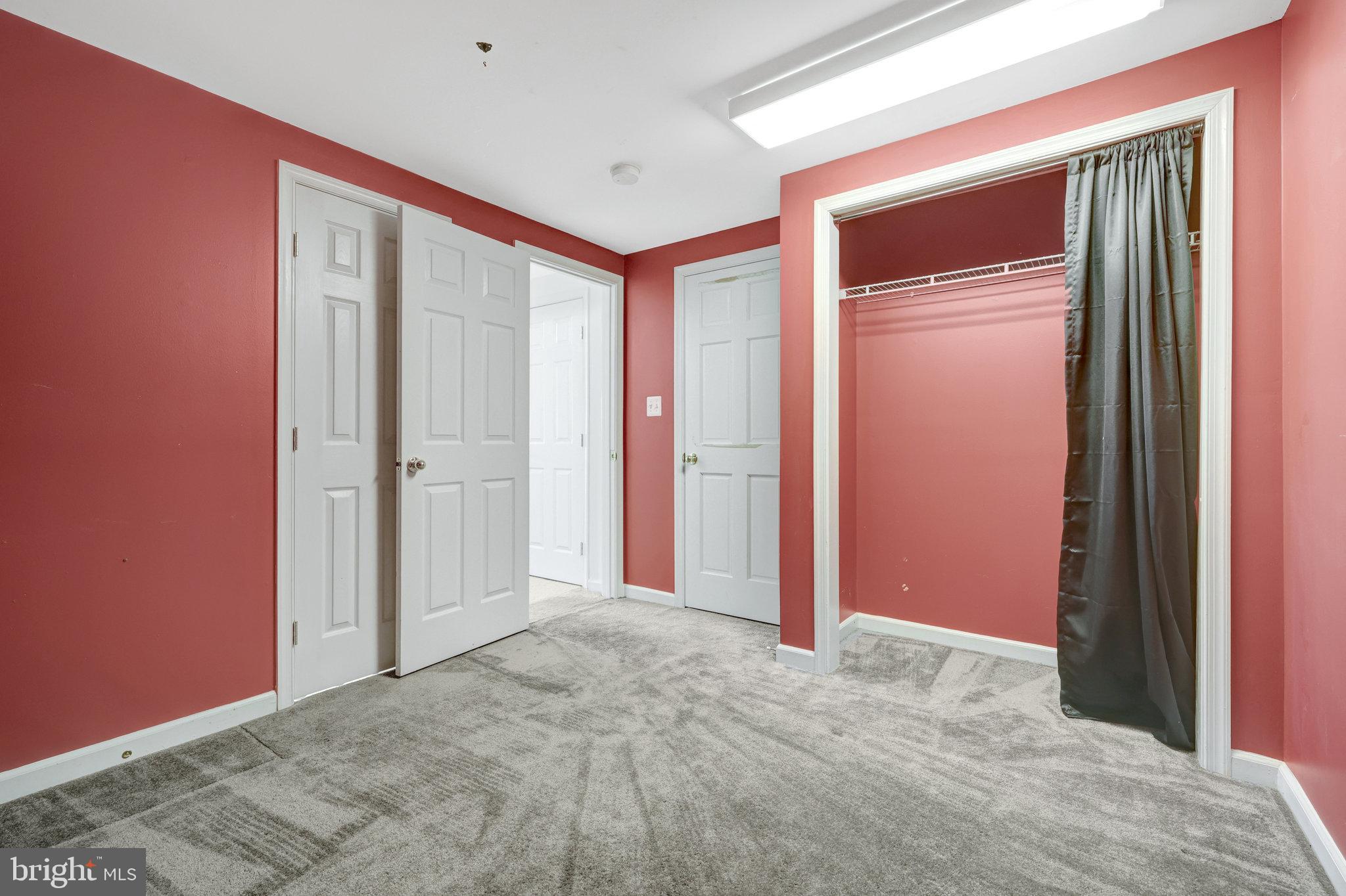 ASHBURN VILLAGE - Residential