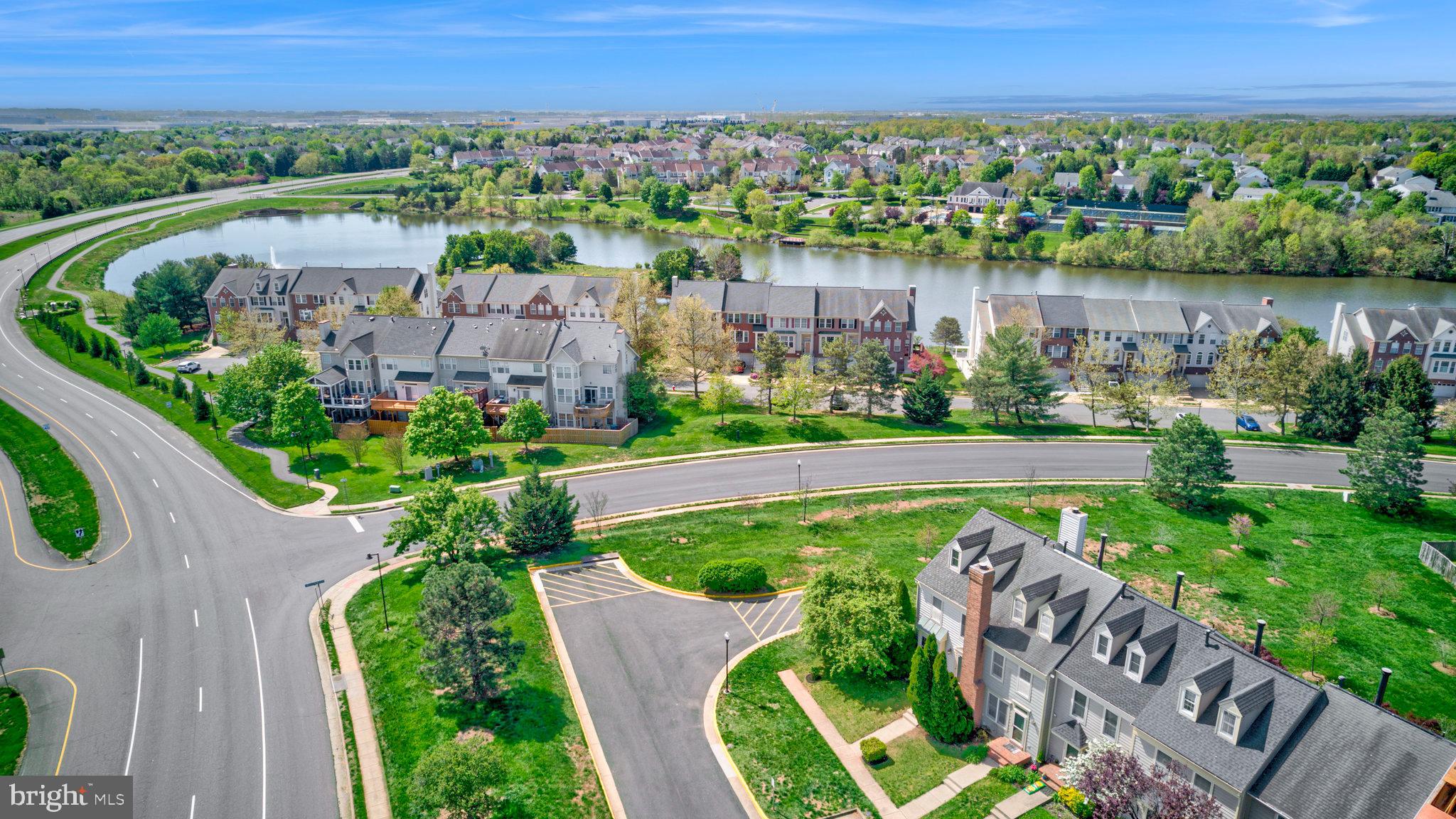 ASHBURN VILLAGE - Residential