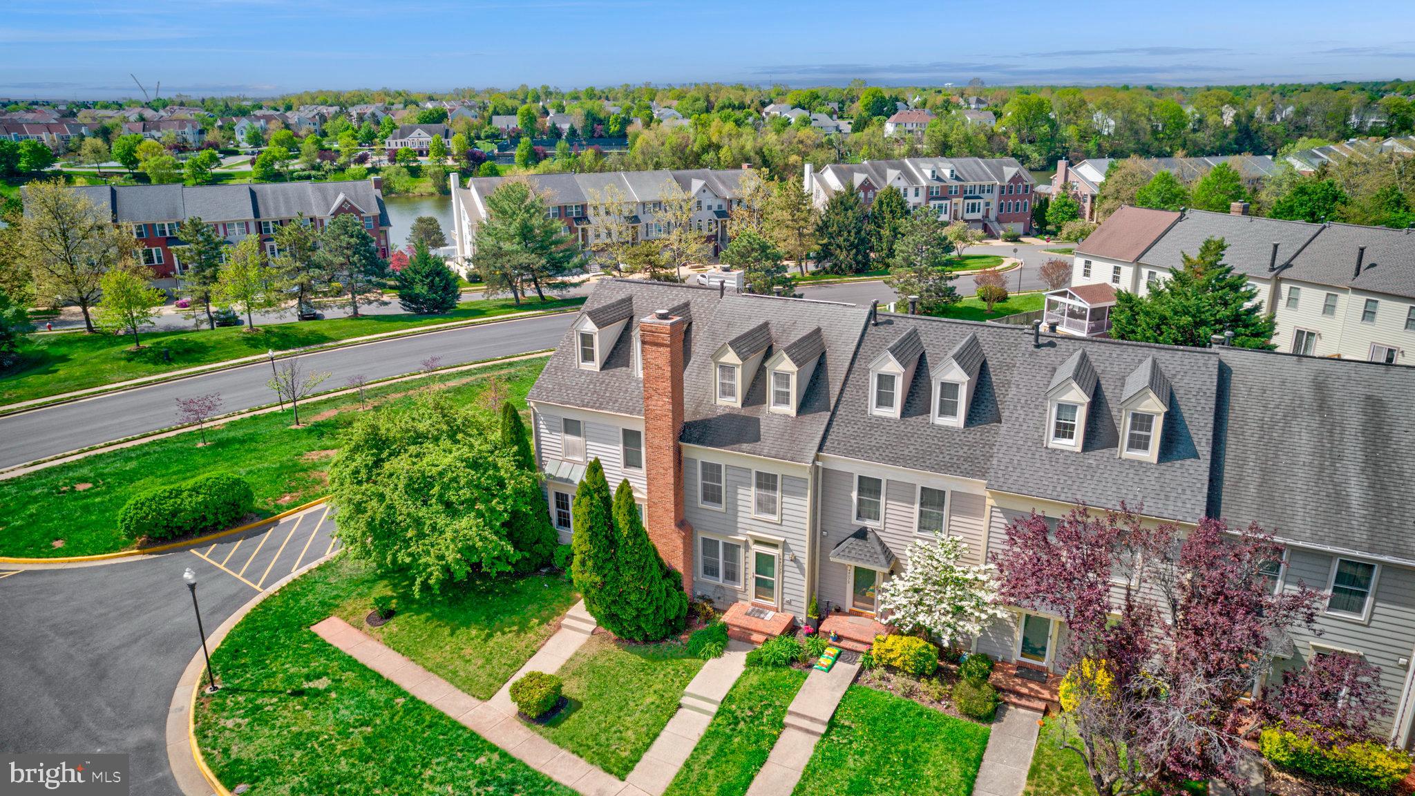 ASHBURN VILLAGE - Residential