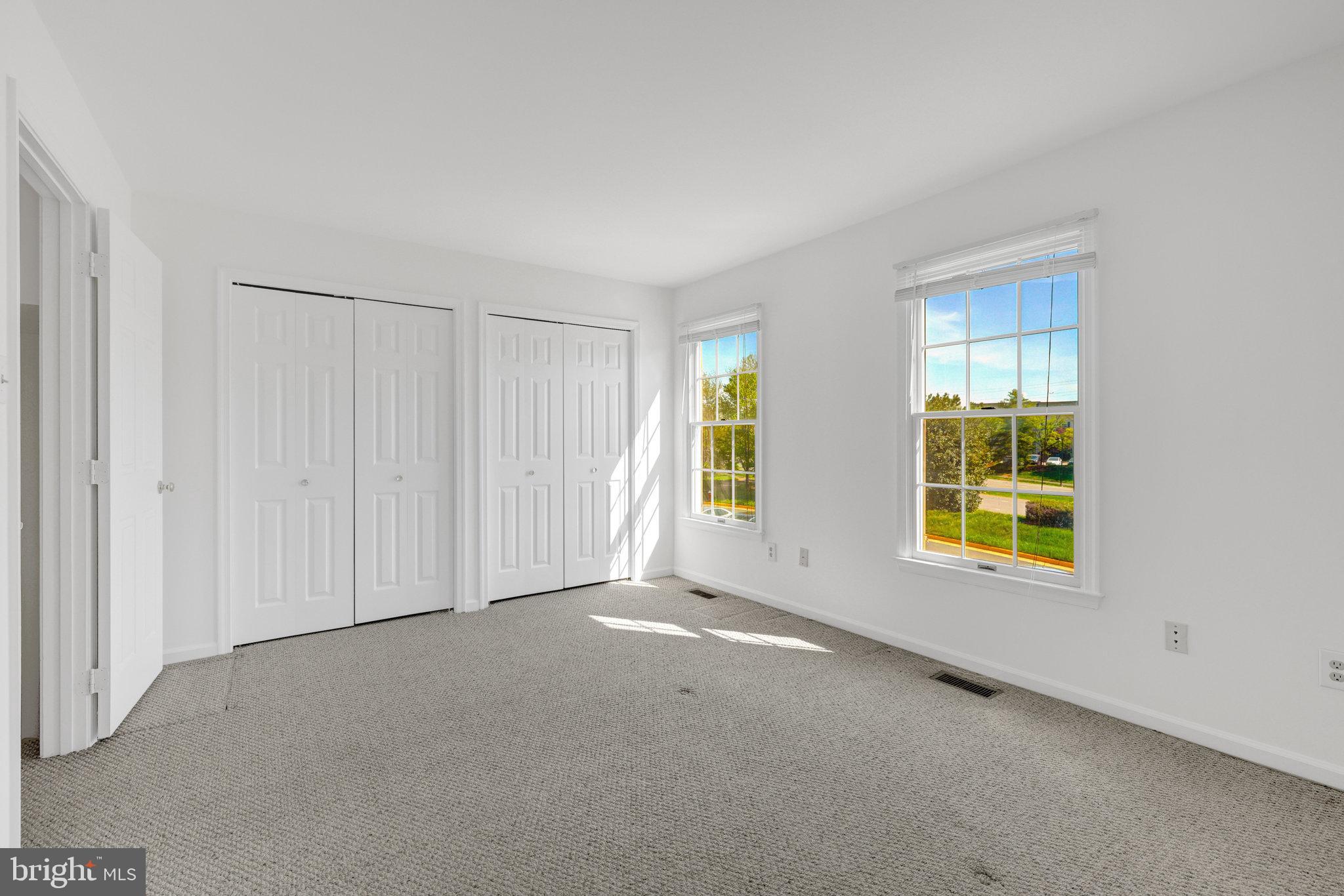 ASHBURN VILLAGE - Residential