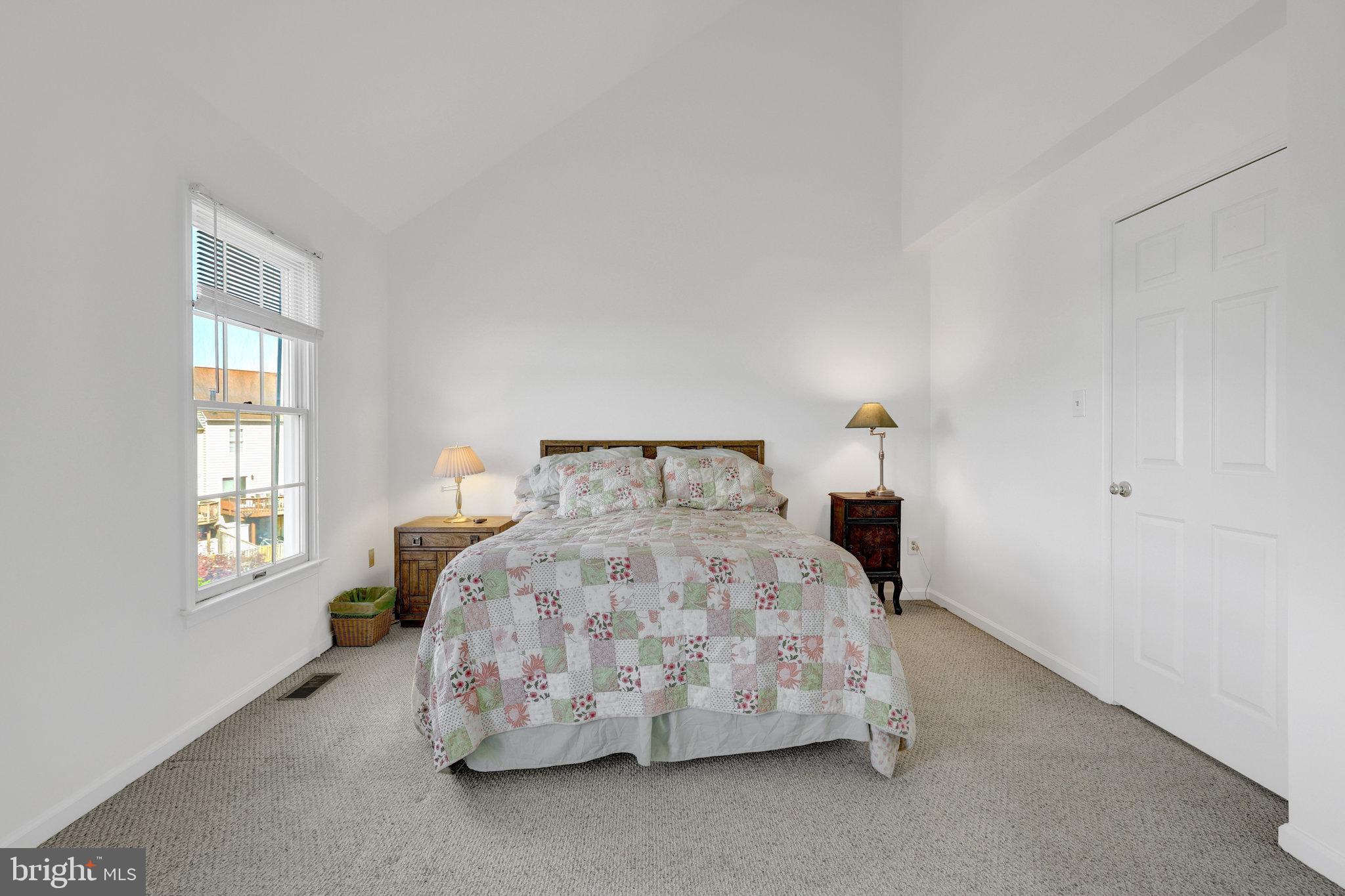 ASHBURN VILLAGE - Residential