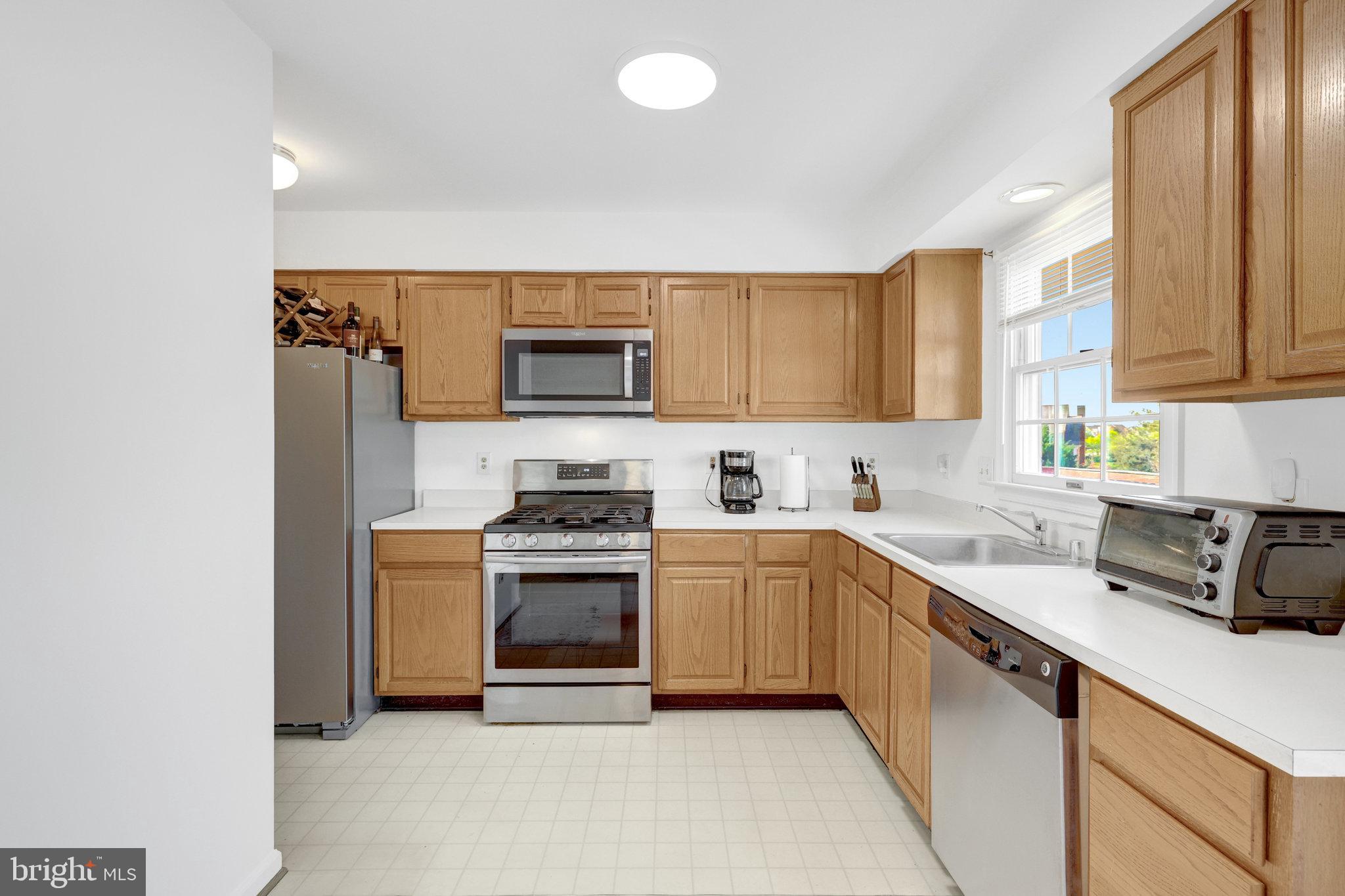 ASHBURN VILLAGE - Residential