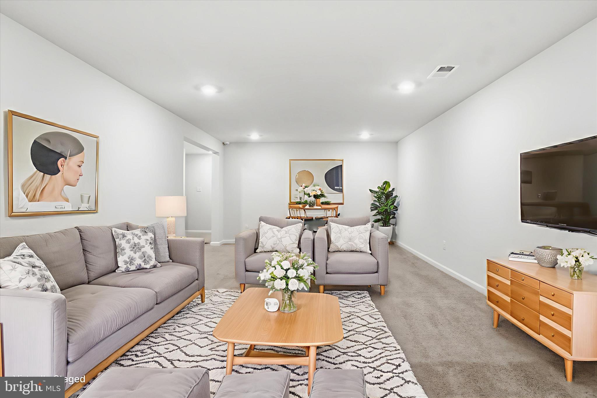 LADYSMITH VILLAGE - Residential