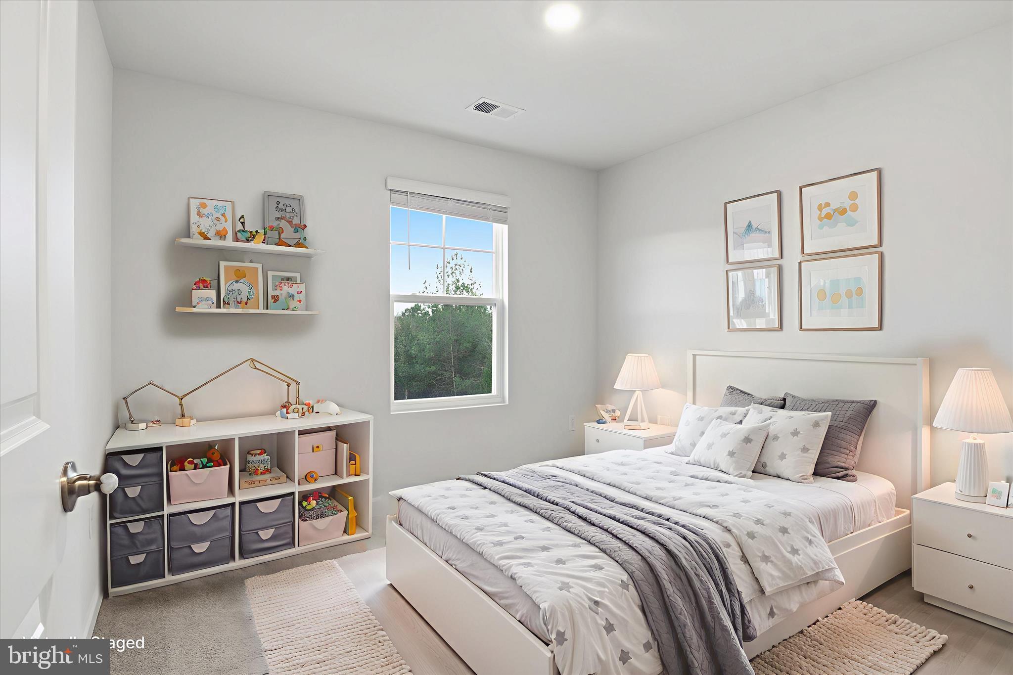 LADYSMITH VILLAGE - Residential