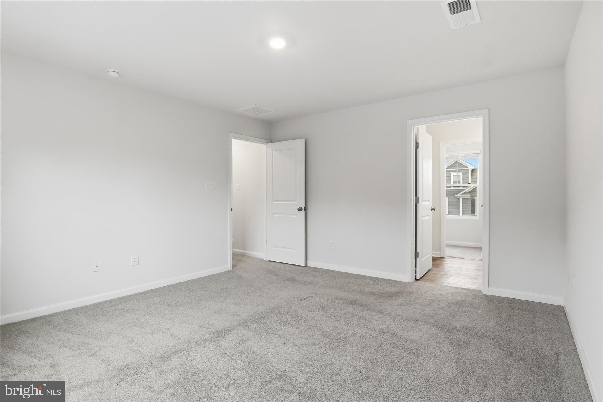 LADYSMITH VILLAGE - Residential