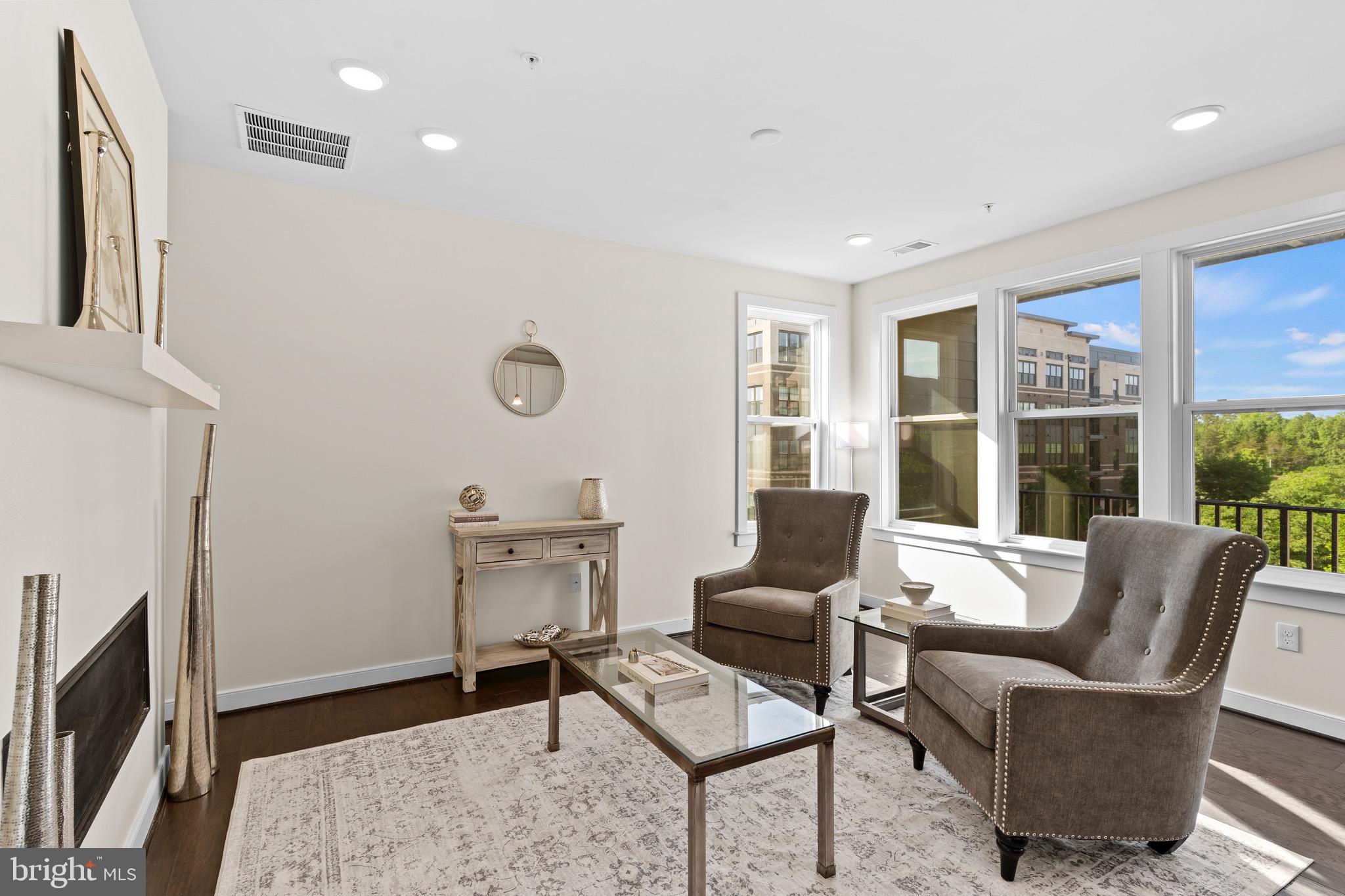 METROPARK AT ARROWBROOK - Residential