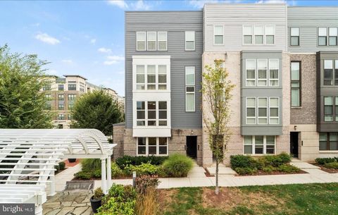 Photo of 13385 Launders Street #75, HERNDON, VA 20171 (MLS # VAFX2304016)