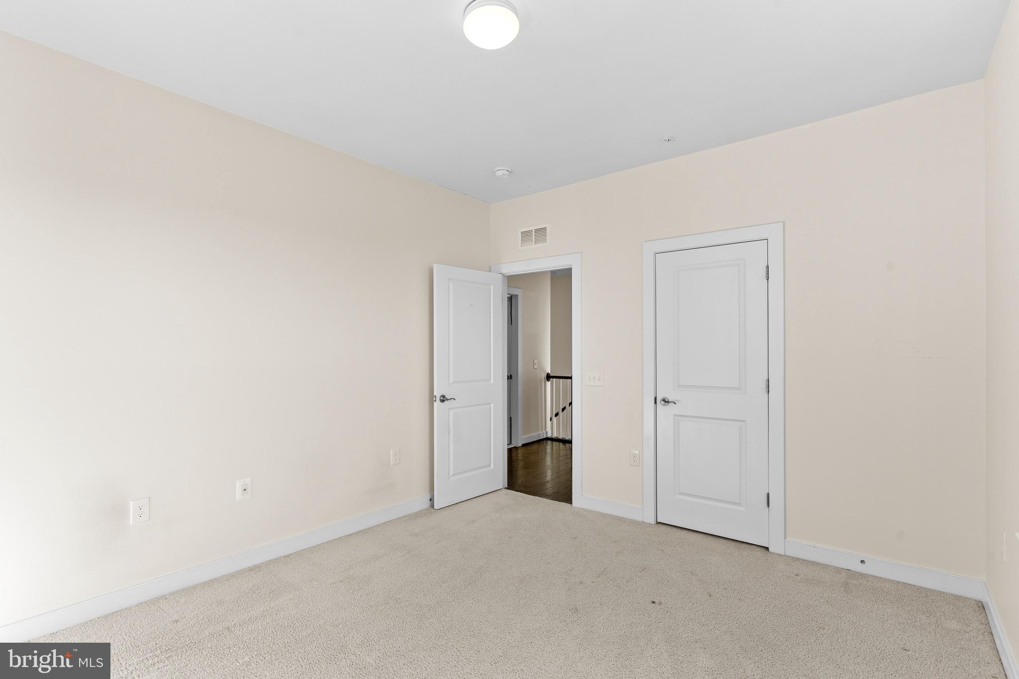 METROPARK AT ARROWBROOK - Residential