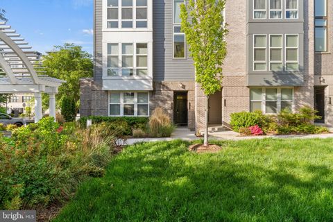 Photo of 13385 Launders Street #75, HERNDON, VA 20171 (MLS # VAFX2304016)