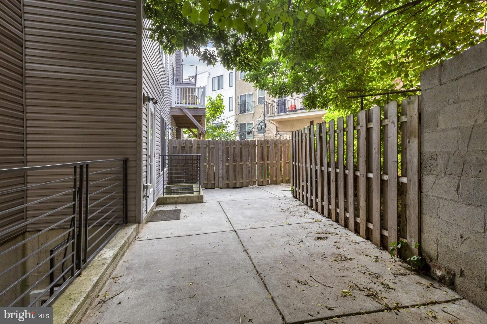 FAIRMOUNT - Residential Lease