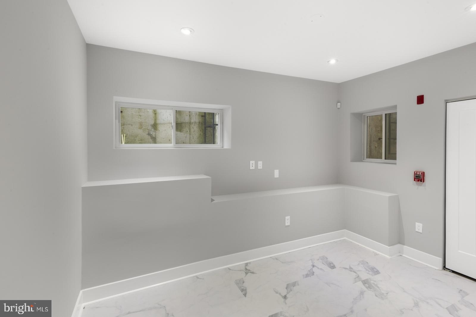 FAIRMOUNT - Residential Lease