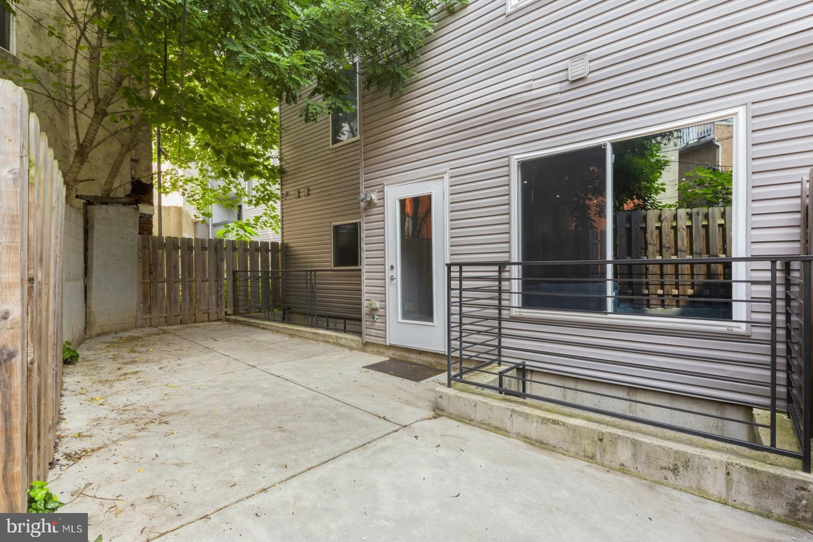 FAIRMOUNT - Residential Lease