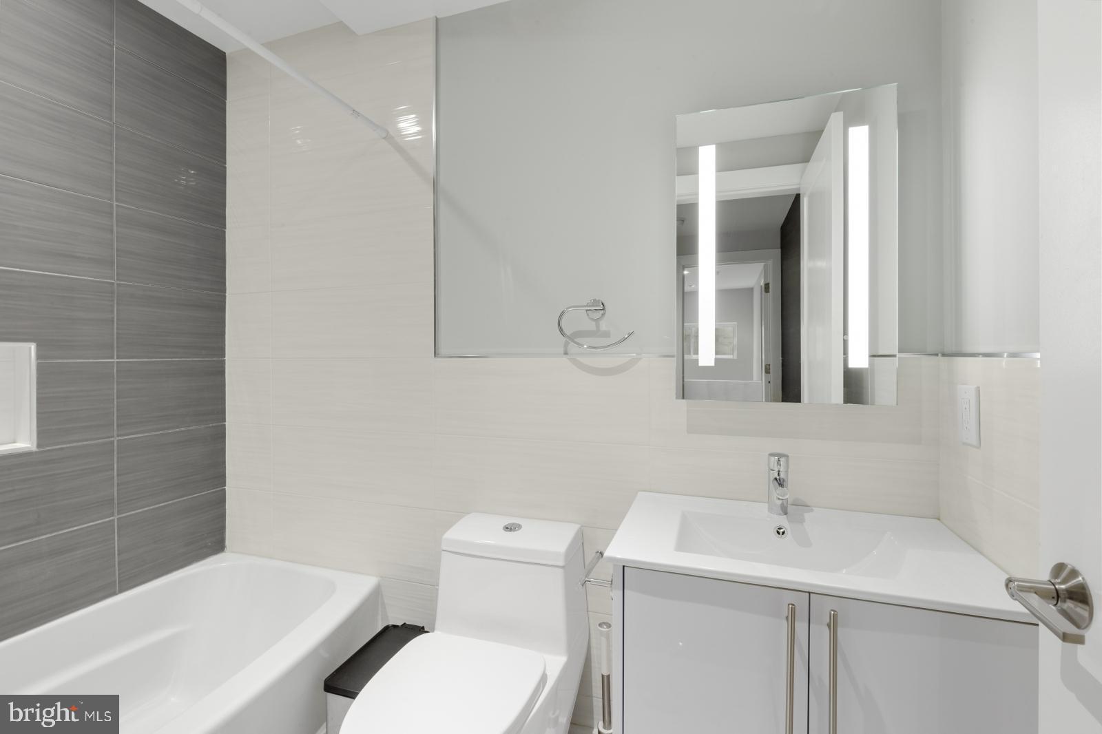 FAIRMOUNT - Residential Lease