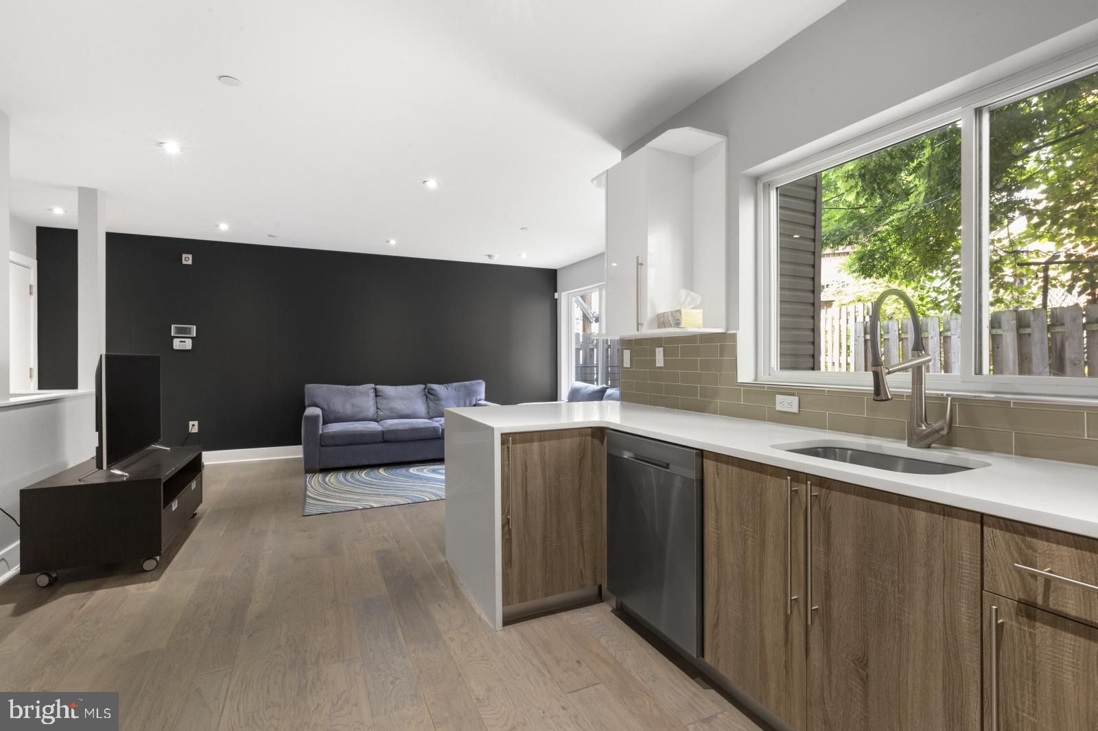 FAIRMOUNT - Residential Lease