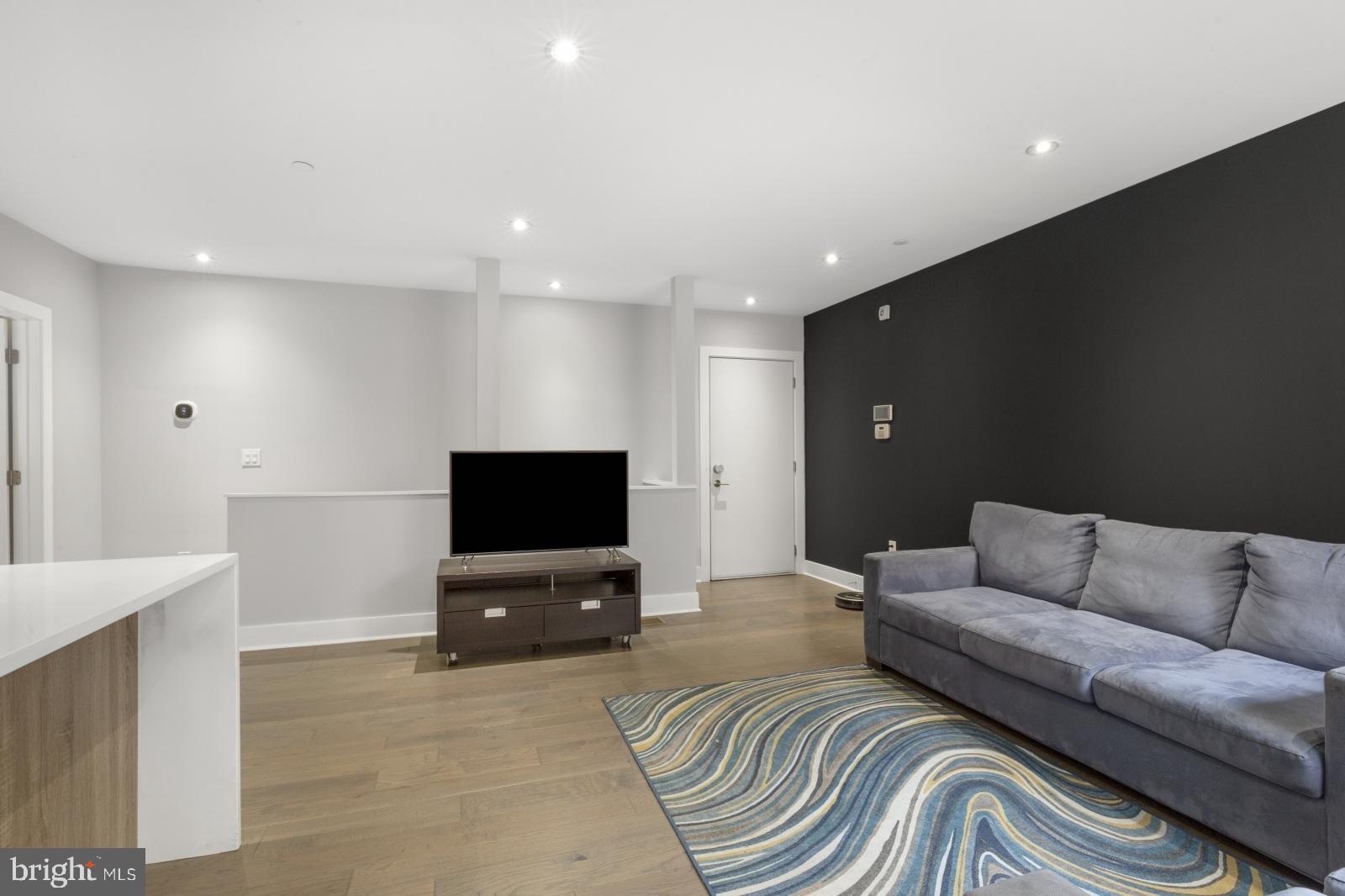 FAIRMOUNT - Residential Lease