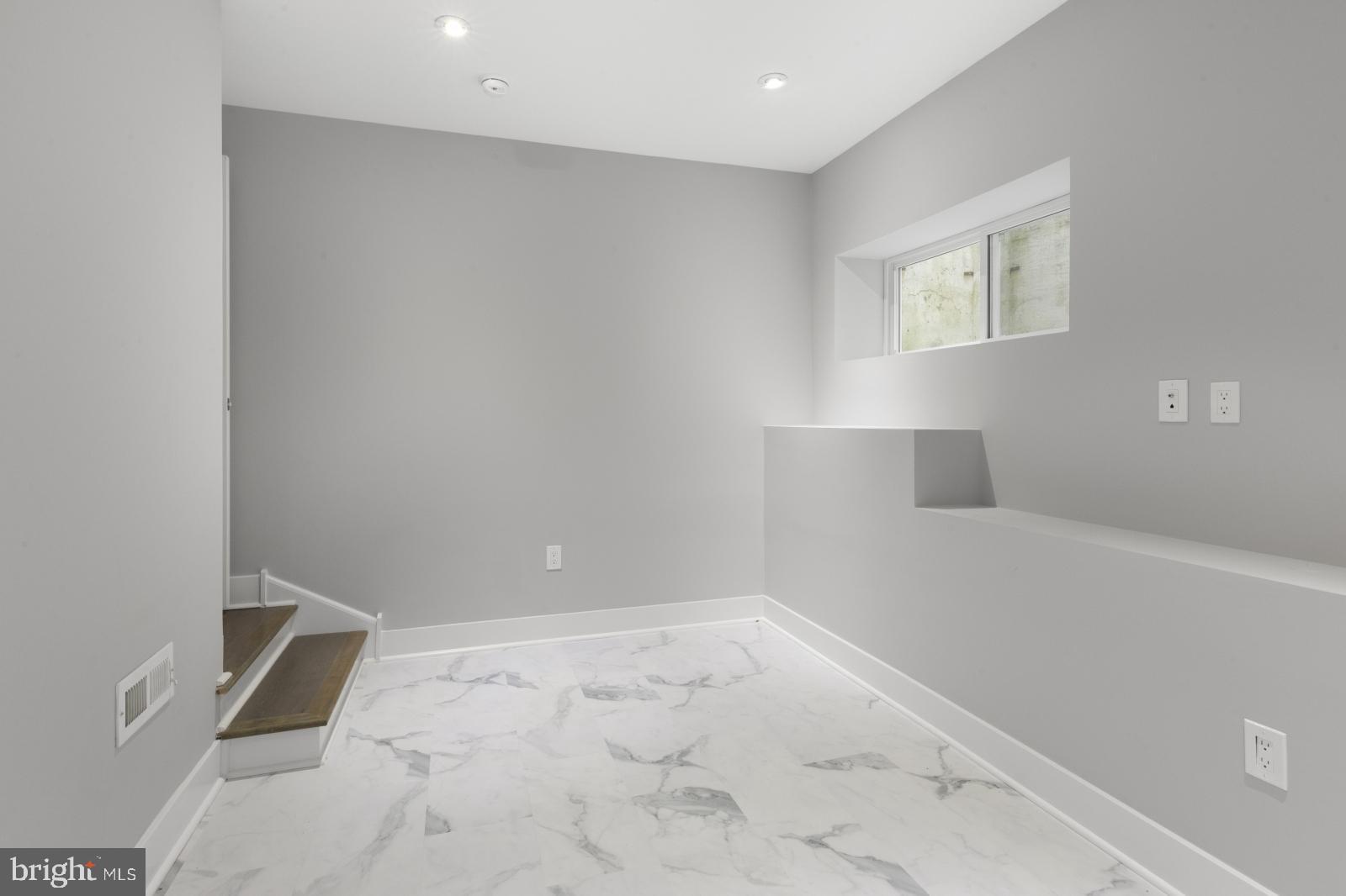 FAIRMOUNT - Residential Lease