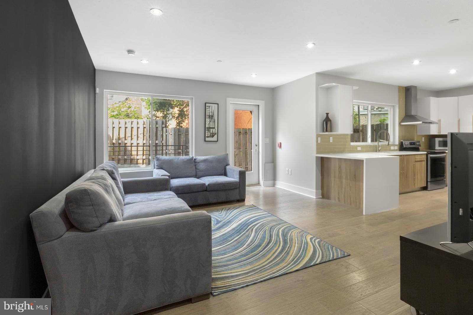 FAIRMOUNT - Residential Lease