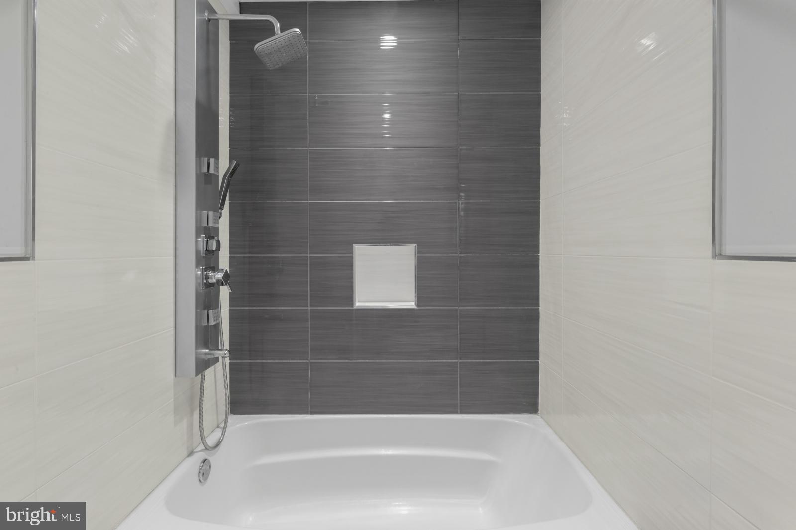 FAIRMOUNT - Residential Lease