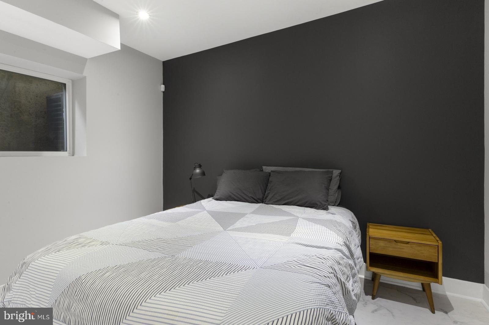 FAIRMOUNT - Residential Lease