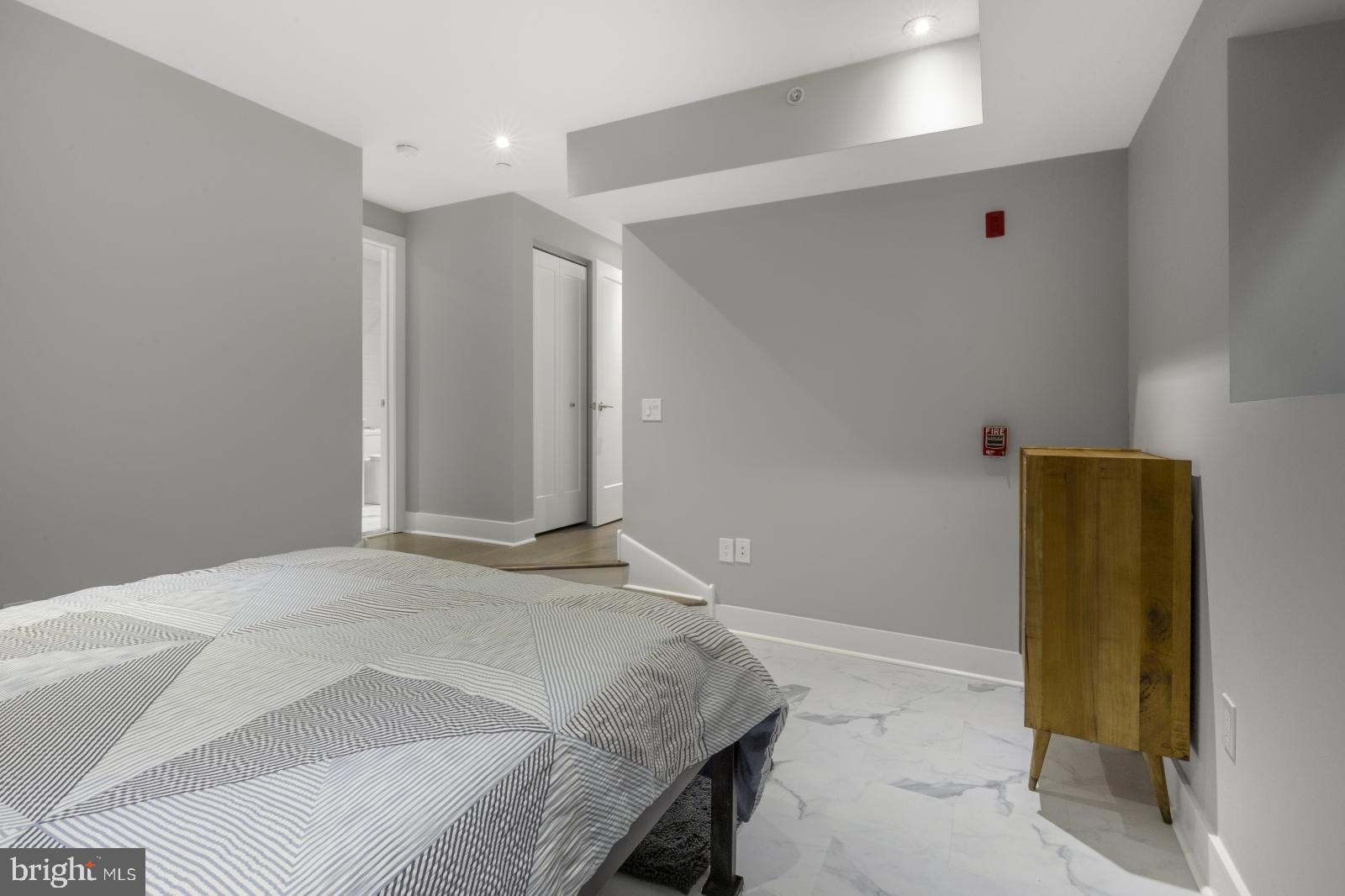 FAIRMOUNT - Residential Lease