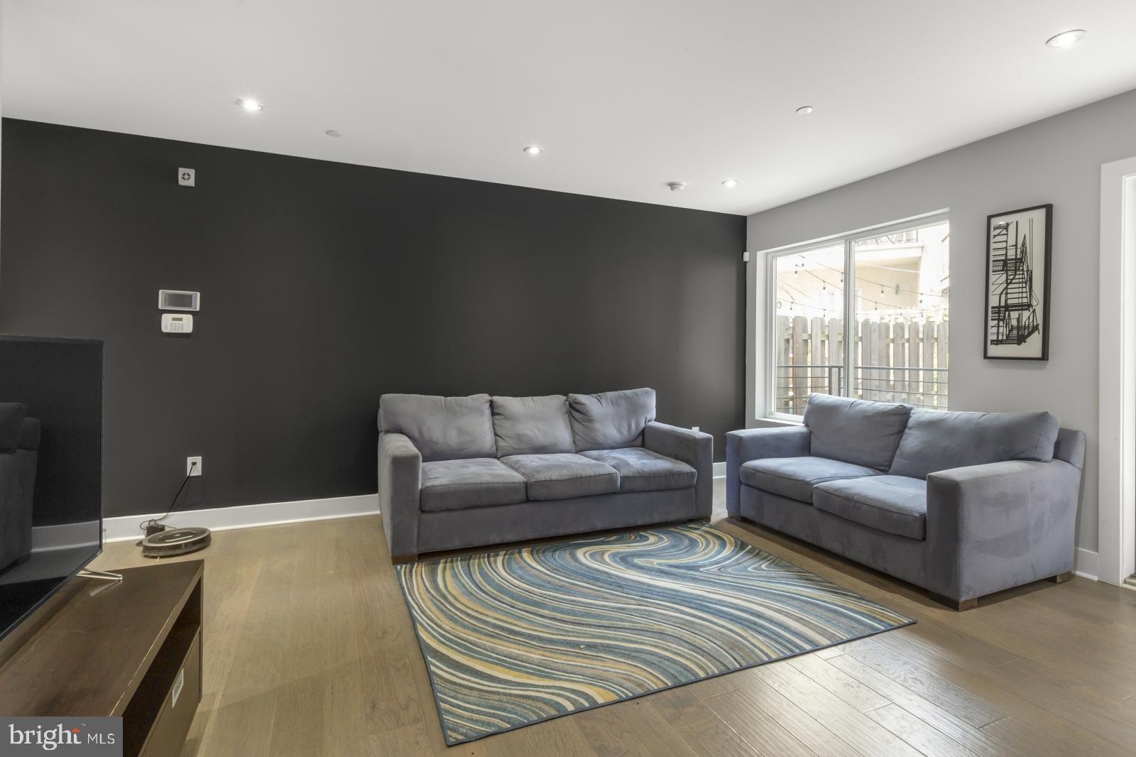 FAIRMOUNT - Residential Lease