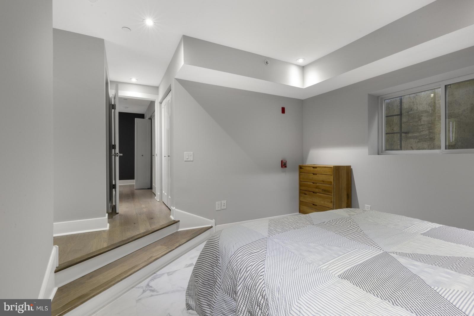 FAIRMOUNT - Residential Lease